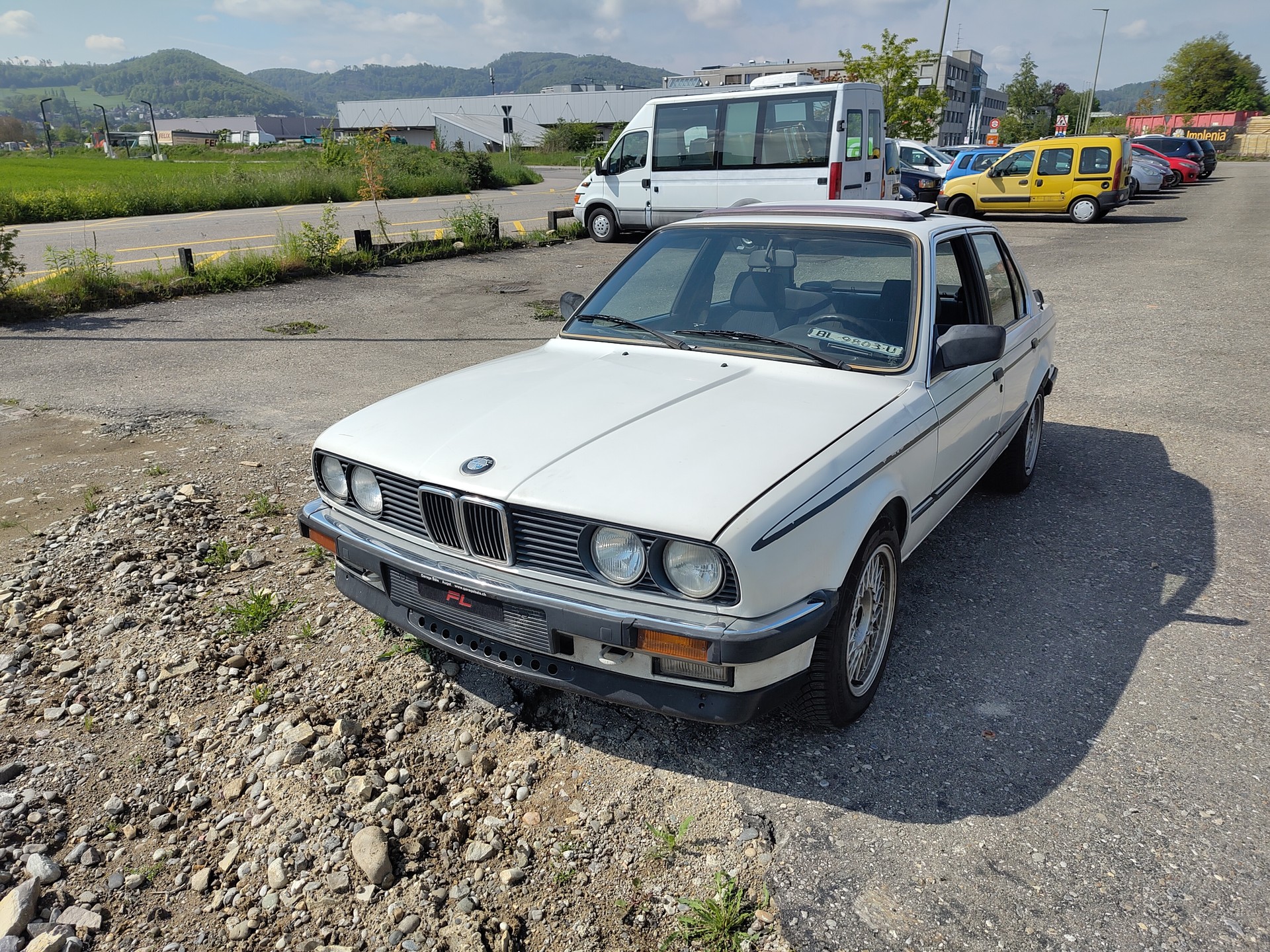 BMW 324d-image-12