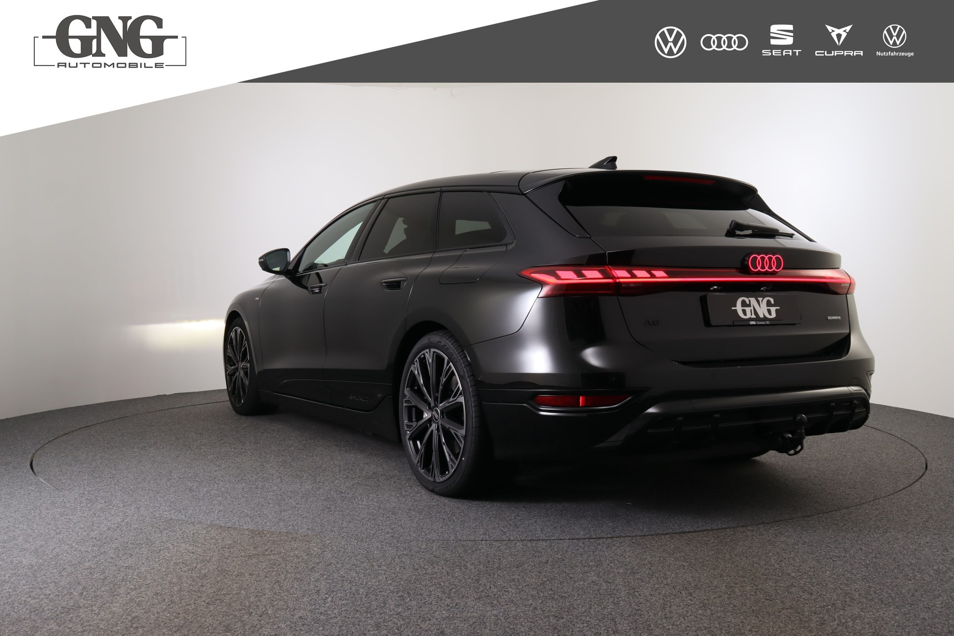 AUDI A6 Avant e-tron quattro-image-2