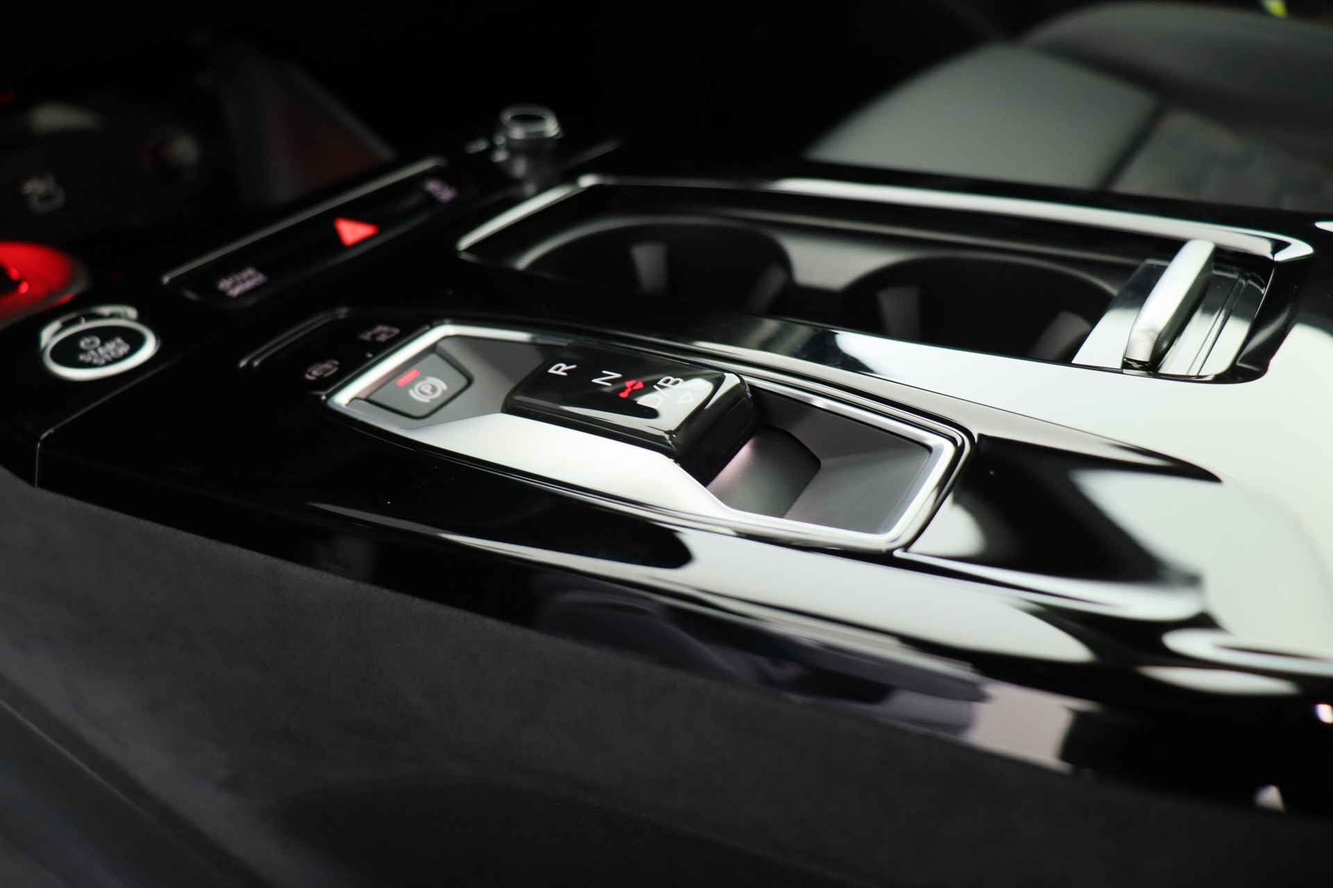 AUDI A6 Avant e-tron quattro-image-11