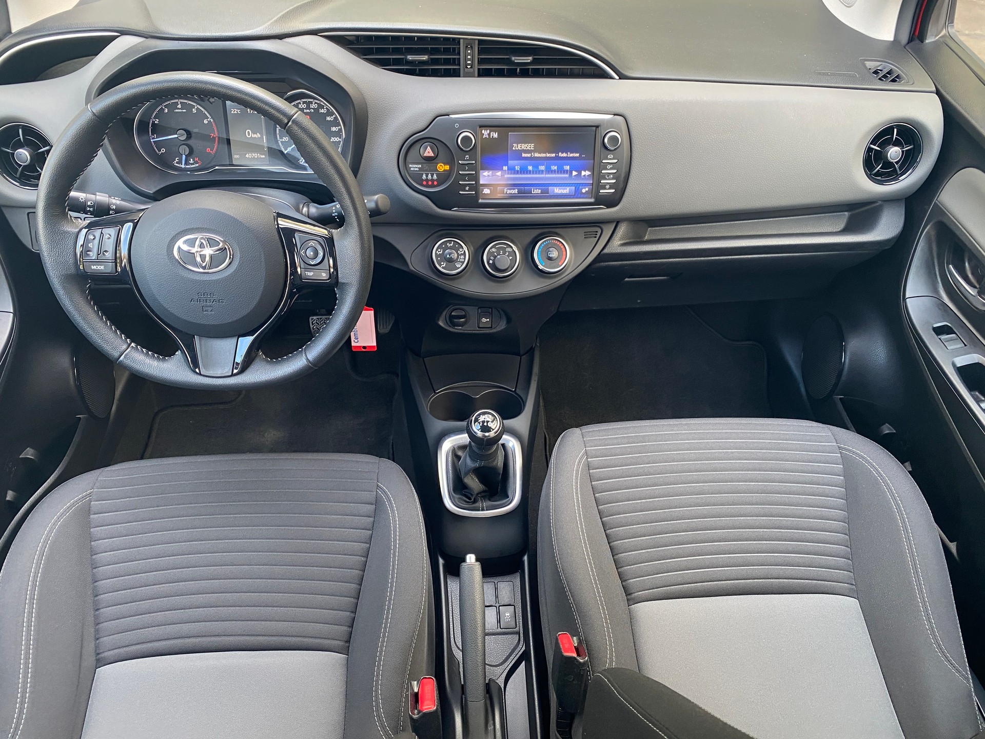 TOYOTA Yaris 1.0 Active-image-13
