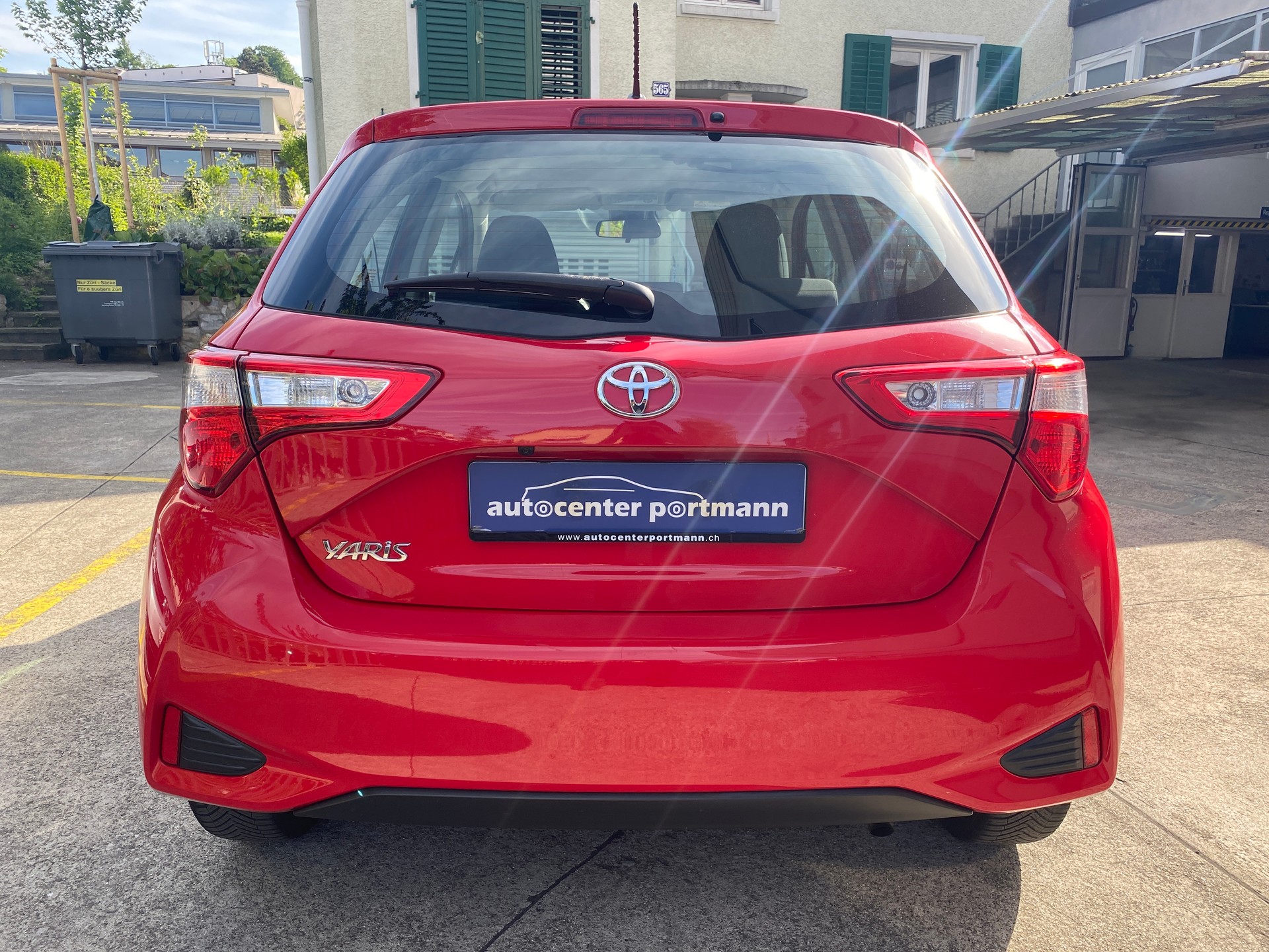 TOYOTA Yaris 1.0 Active-image-11