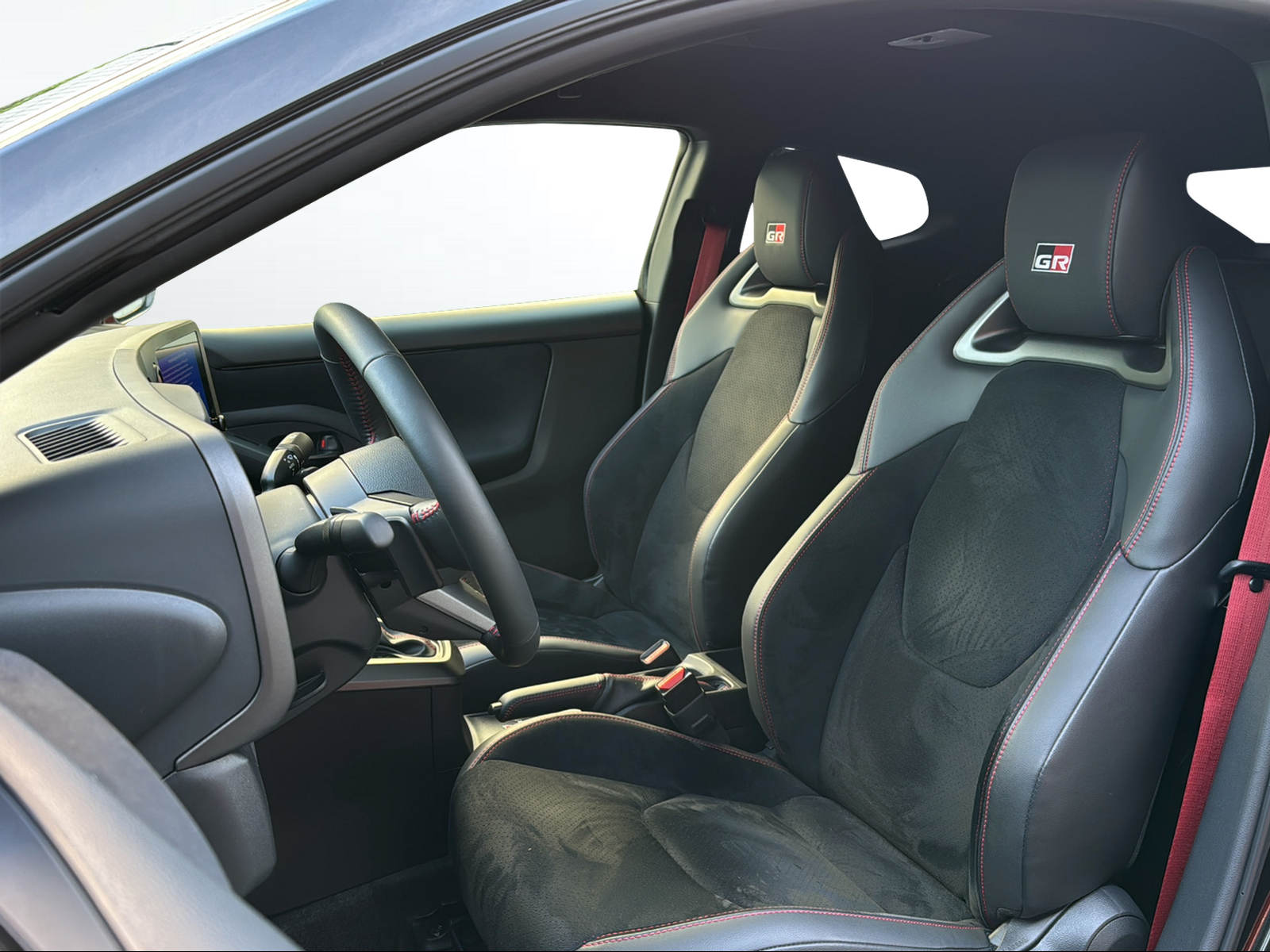 TOYOTA GR Yaris 1.6 Turbo Sport 4x4-image-9