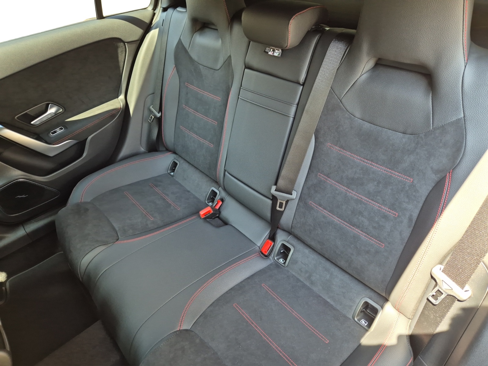 MERCEDES-BENZ A 220 4Matic 8G-DCT-image-17