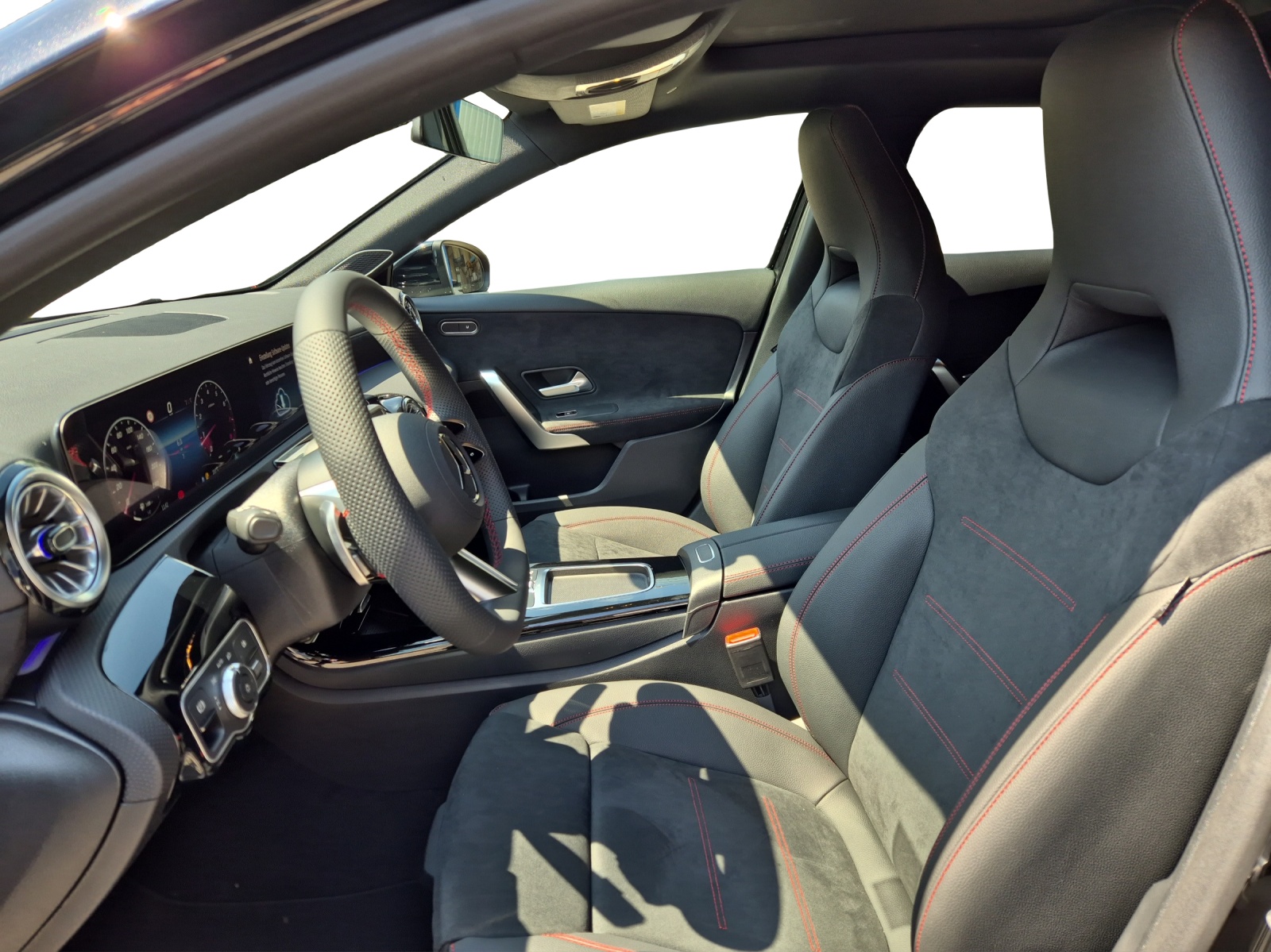 MERCEDES-BENZ A 220 4Matic 8G-DCT-image-8
