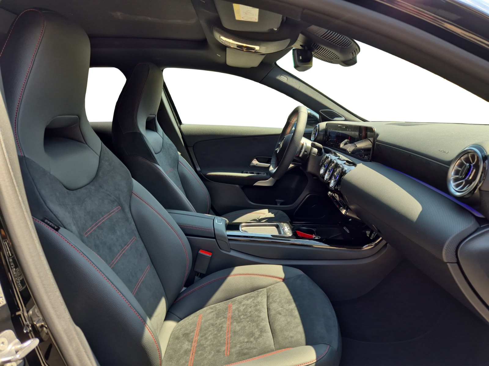 MERCEDES-BENZ A 220 4Matic 8G-DCT-image-16