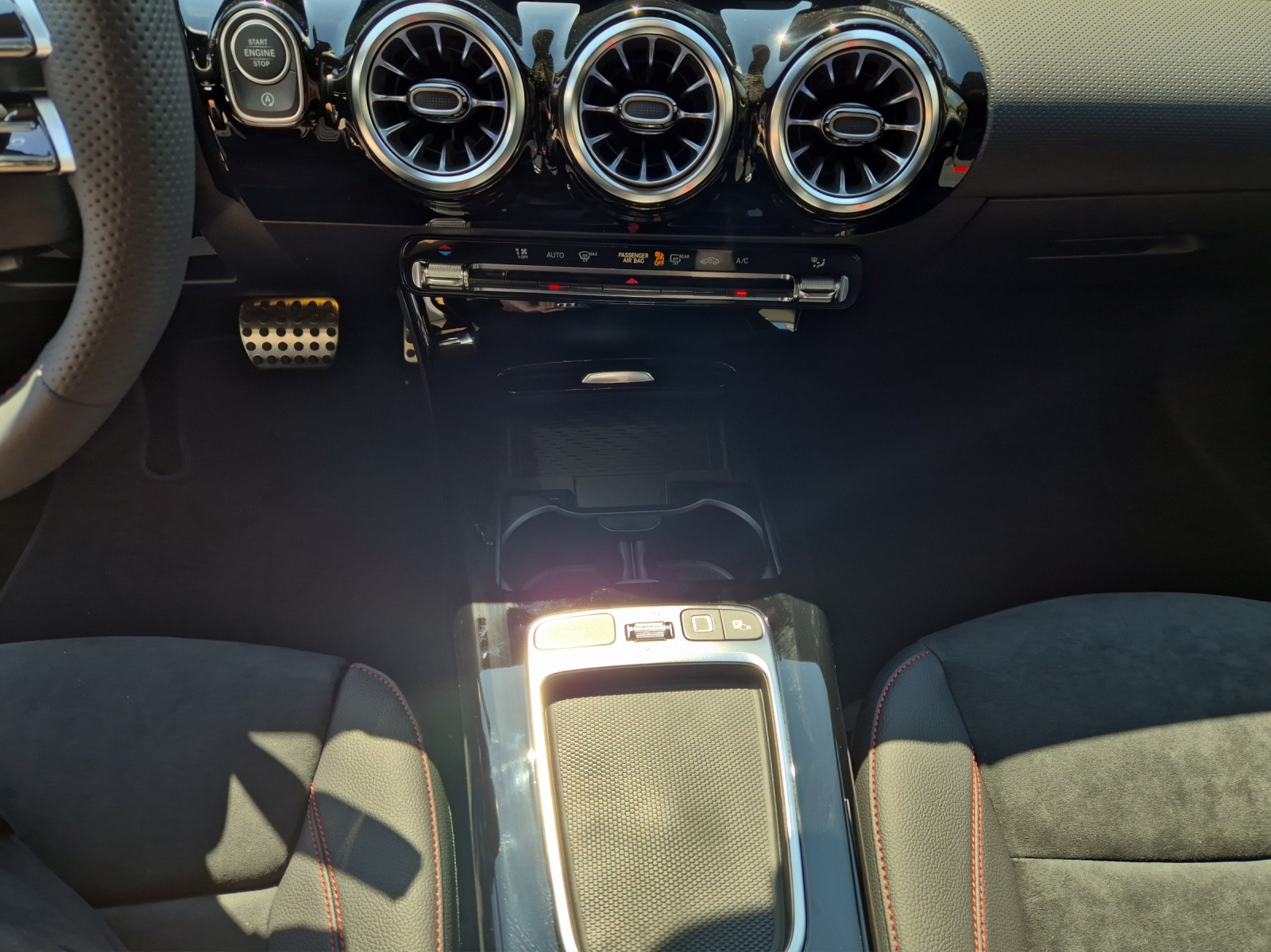 MERCEDES-BENZ A 220 4Matic 8G-DCT-image-13