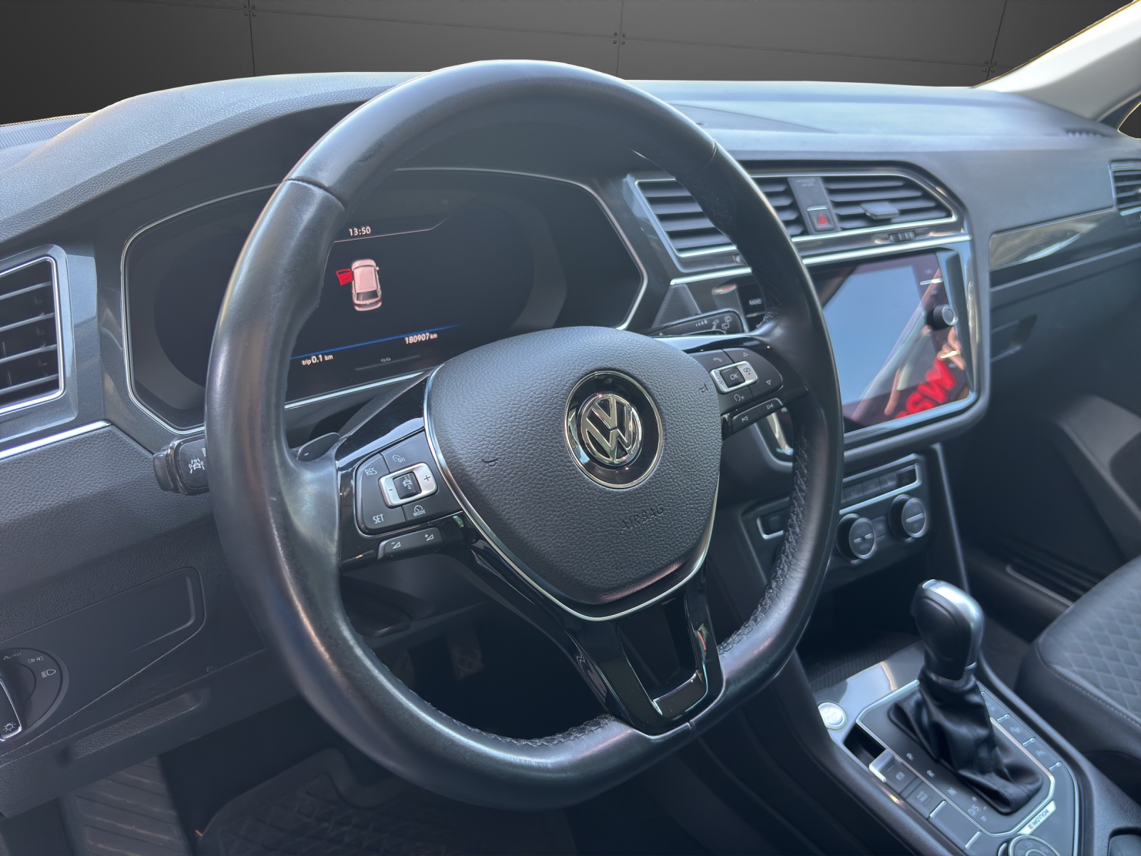 VW Tiguan 2.0 TDI SCR Comfortline 4Motion DSG-image-3