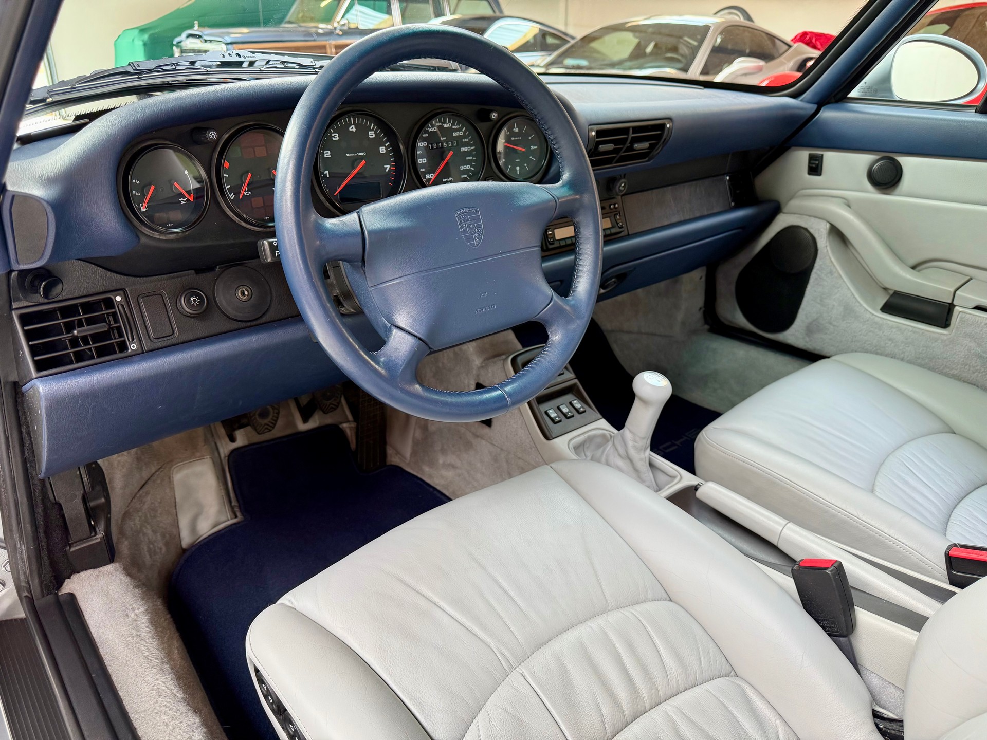 PORSCHE Carrera 4S-image-9