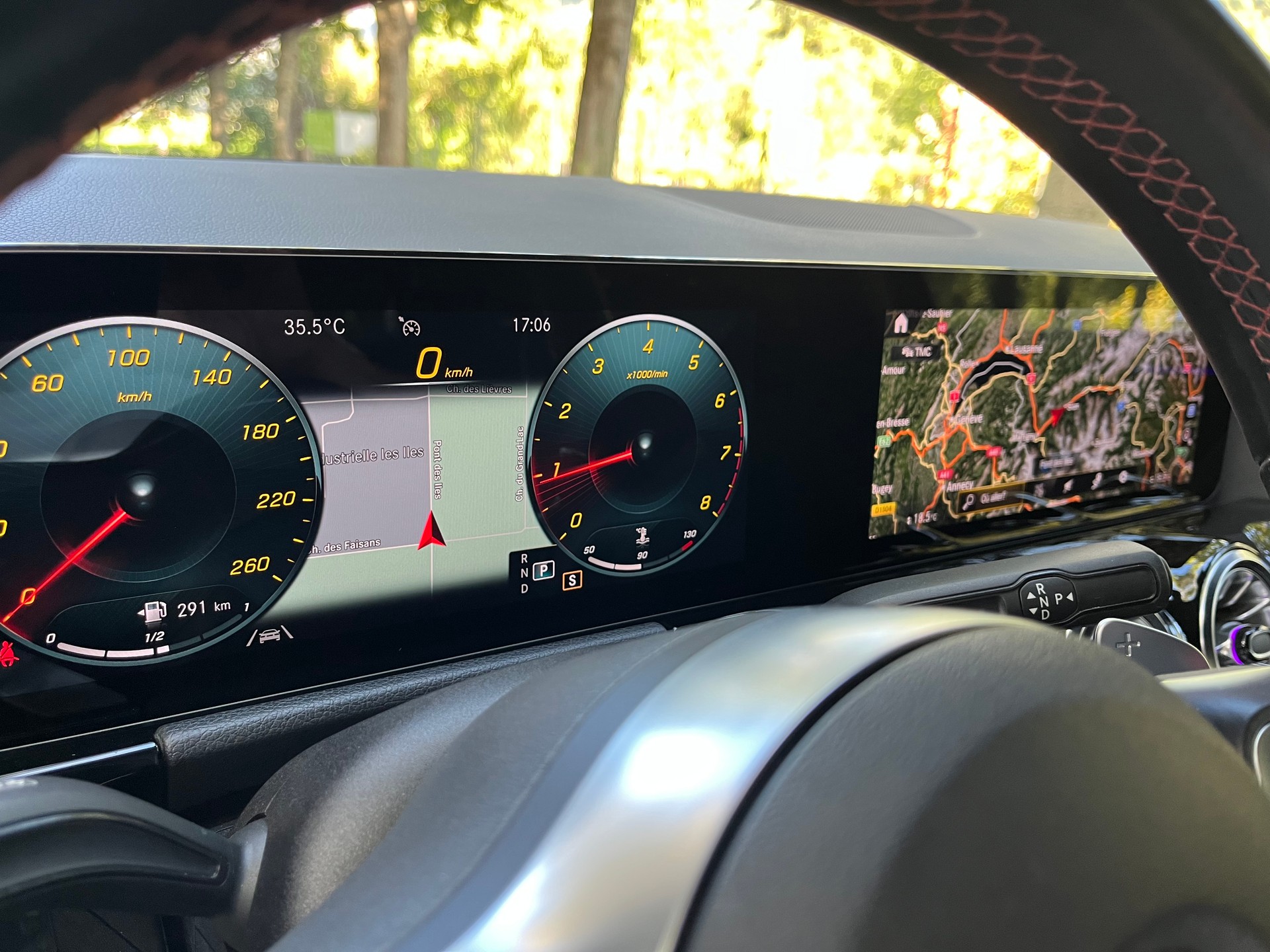 MERCEDES-BENZ GLA 200 4Matic AMG Line 8G-DCT-image-25