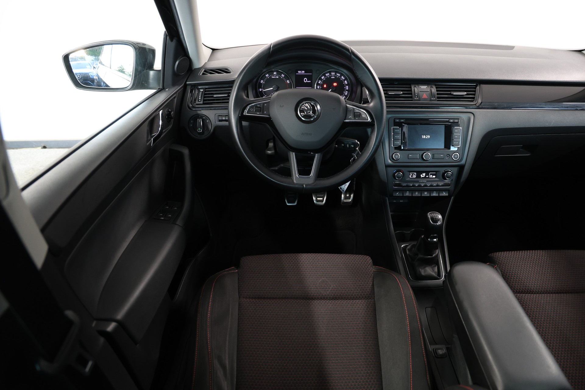 SKODA Rapid Spaceback 1.2 TSI Ambition-image-9