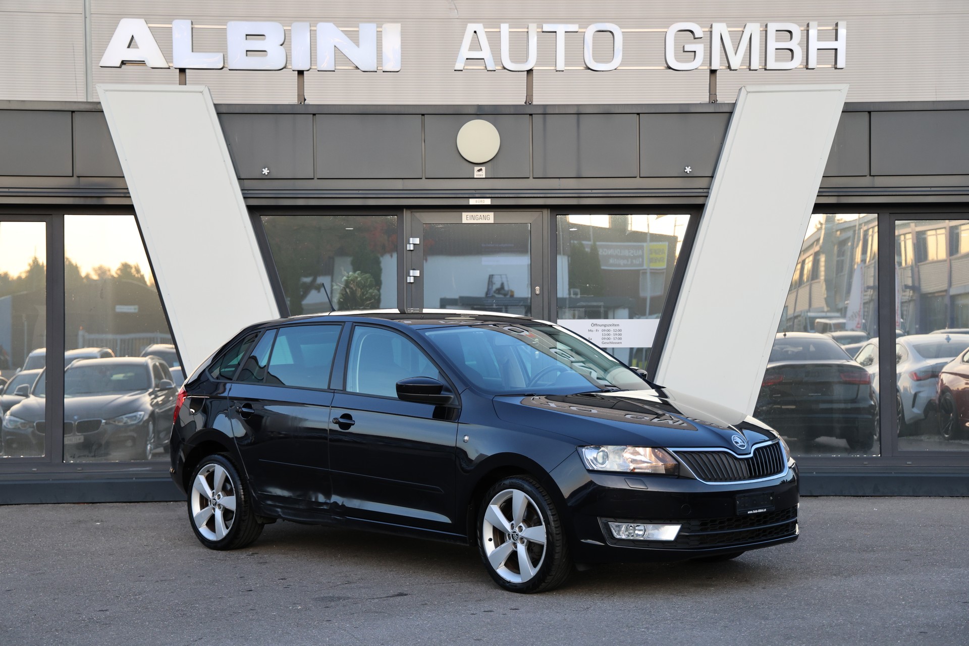 SKODA Rapid Spaceback 1.2 TSI Ambition-showroom-element-1