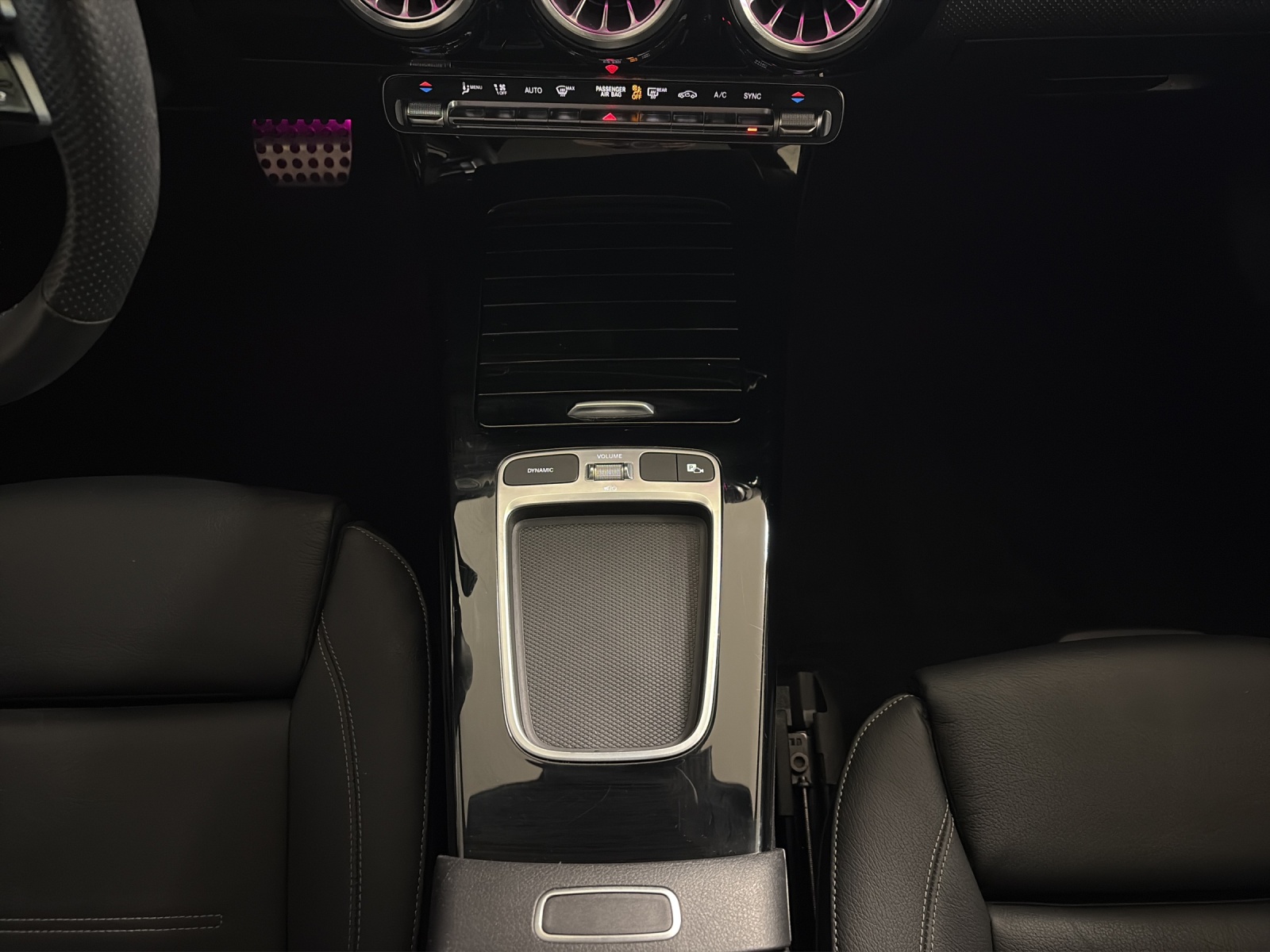 Image MERCEDES-BENZ A-250 A 250 AMG Line 4Matic
