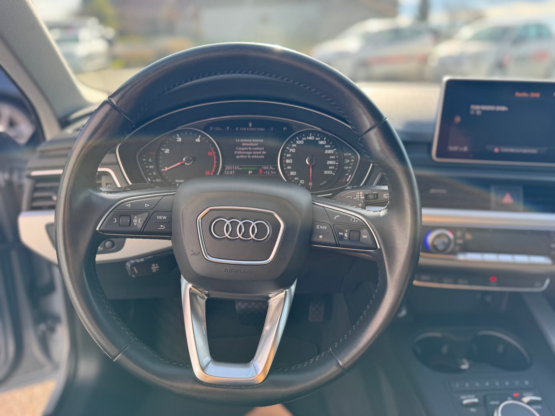 AUDI A4 Avant 2.0 TDI Design quattro S-tronic-image-8