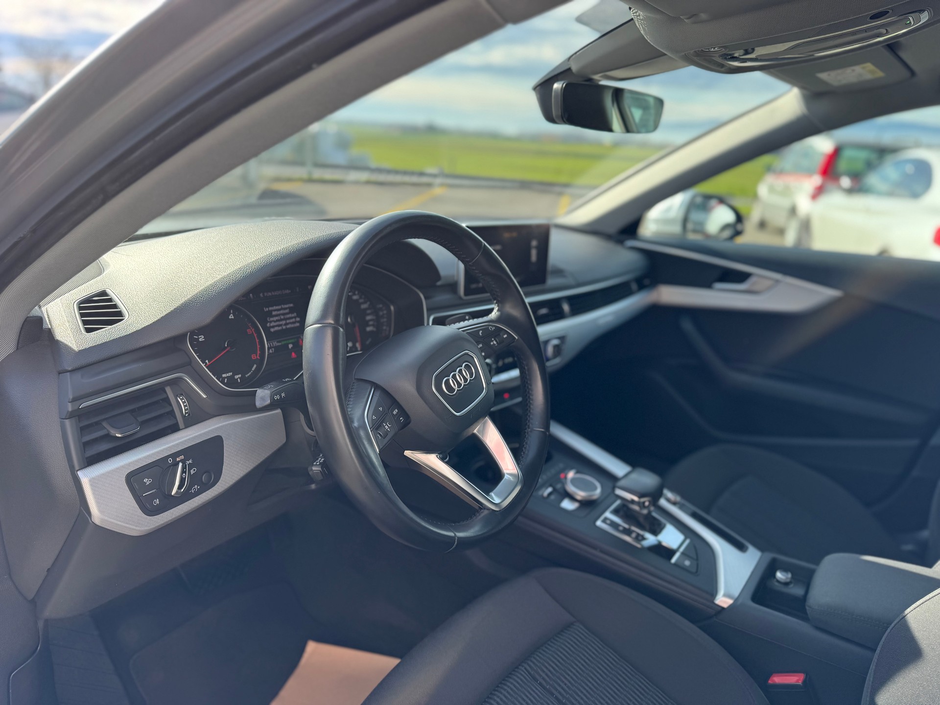 AUDI A4 Avant 2.0 TDI Design quattro S-tronic-image-6