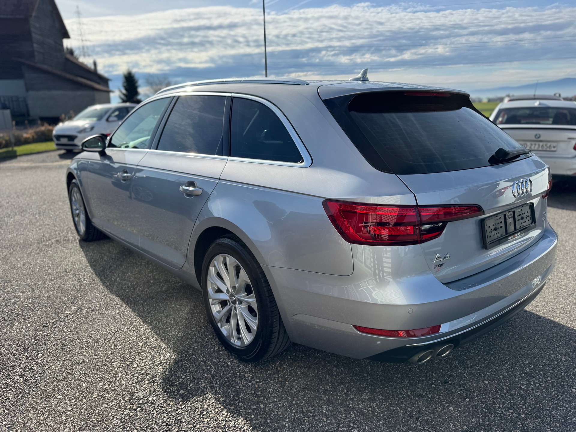 AUDI A4 Avant 2.0 TDI Design quattro S-tronic-image-2