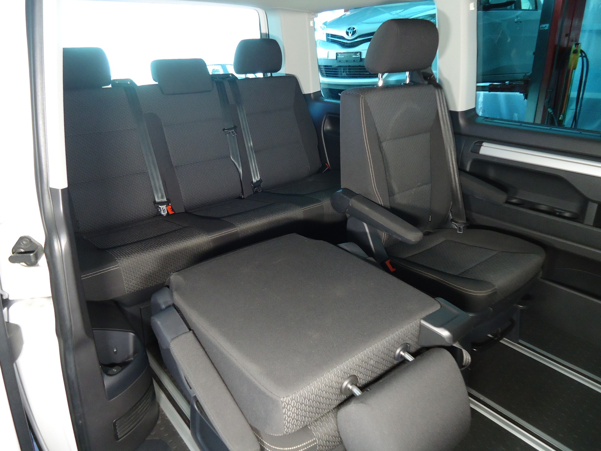 VW T6 Multivan 2.0 TSI Trendline-image-6