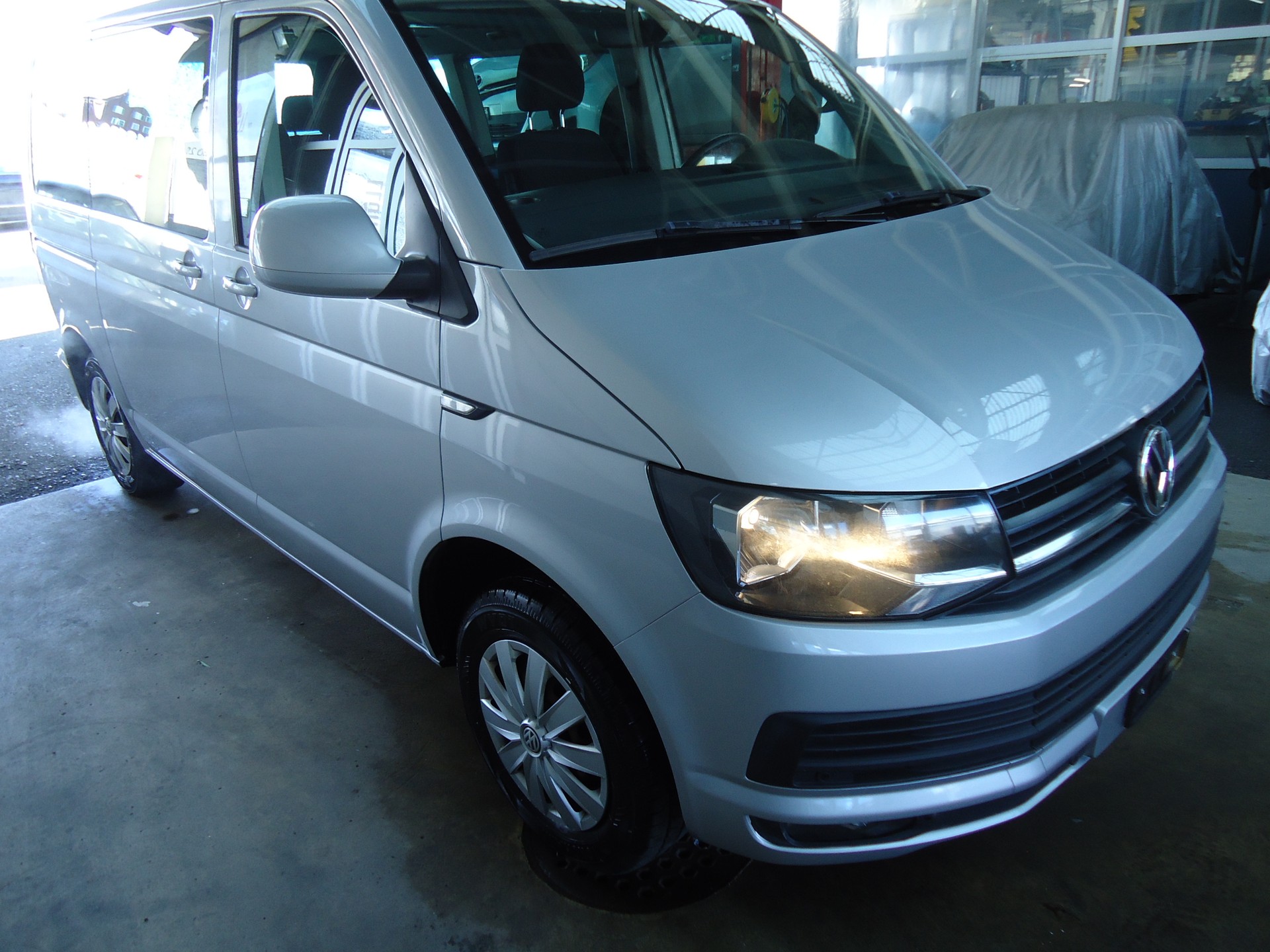 VW T6 Multivan 2.0 TSI Trendline-image-1
