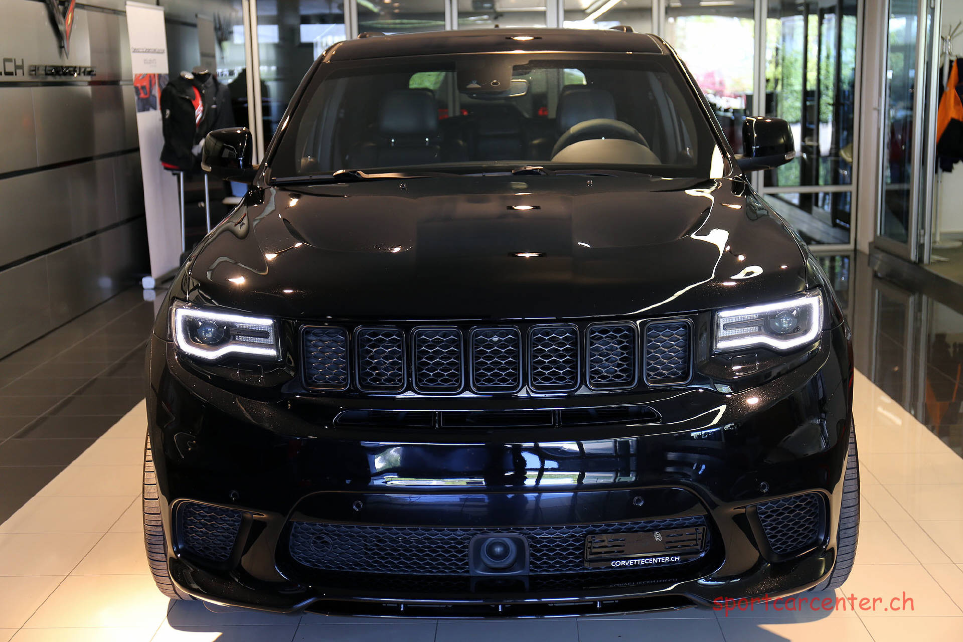 JEEP Grand Cherokee 6.2 V8 HEMI Trackhawk-showroom-element-2