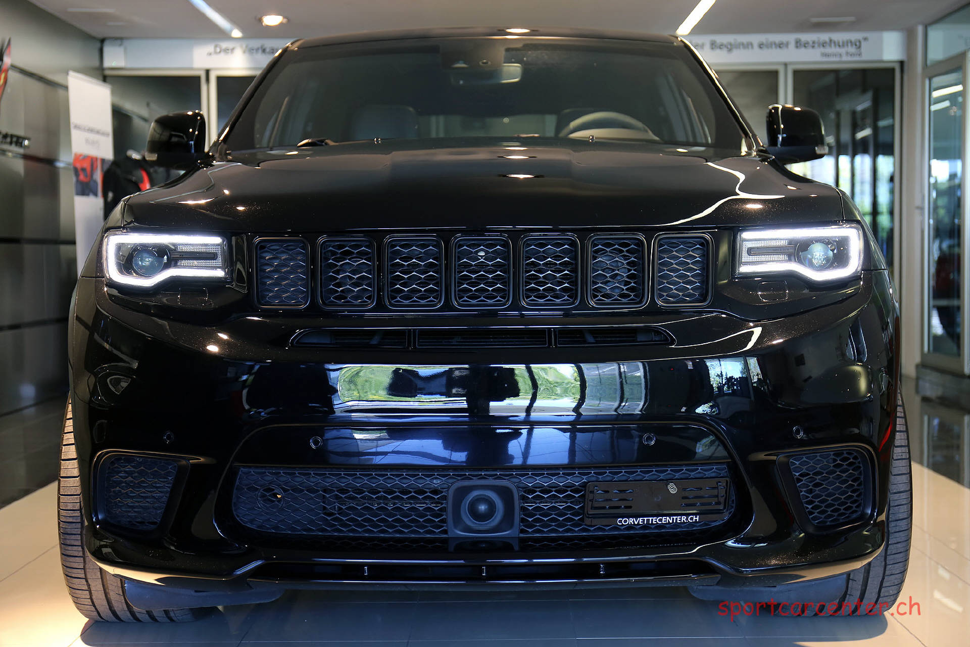 JEEP Grand Cherokee 6.2 V8 HEMI Trackhawk-showroom-element-3