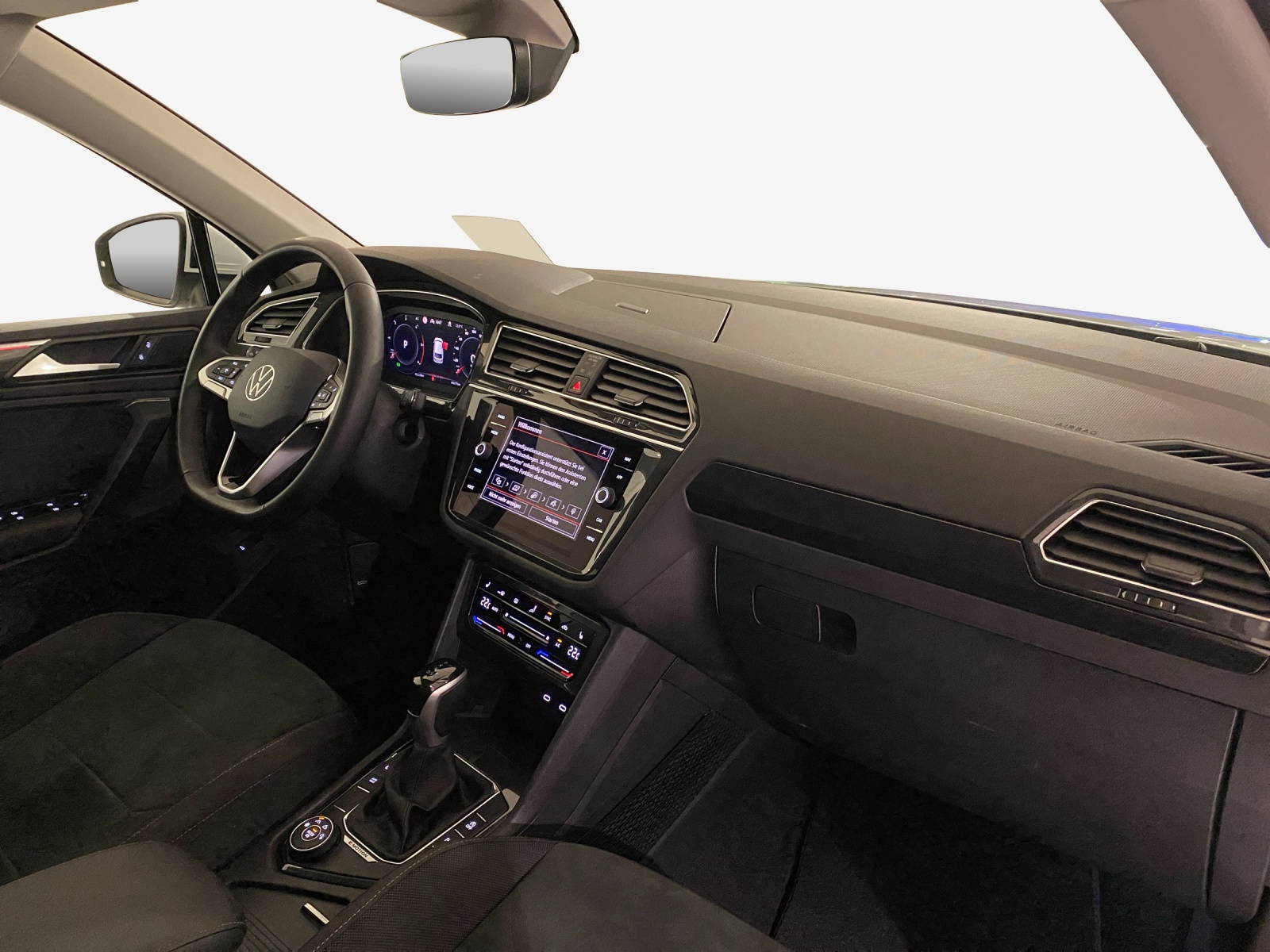 VW Tiguan 2.0 TDI SCR Elegance 4Motion DSG-image-13
