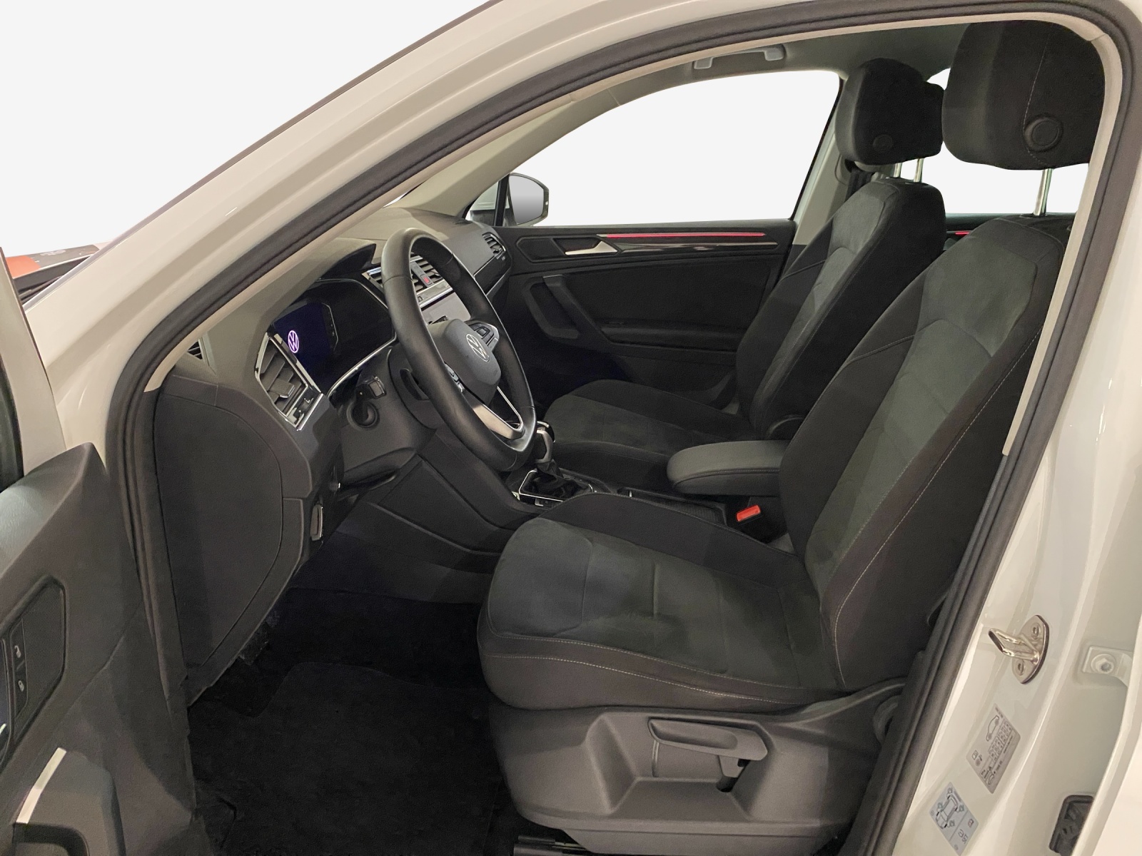 VW Tiguan 2.0 TDI SCR Elegance 4Motion DSG-image-7