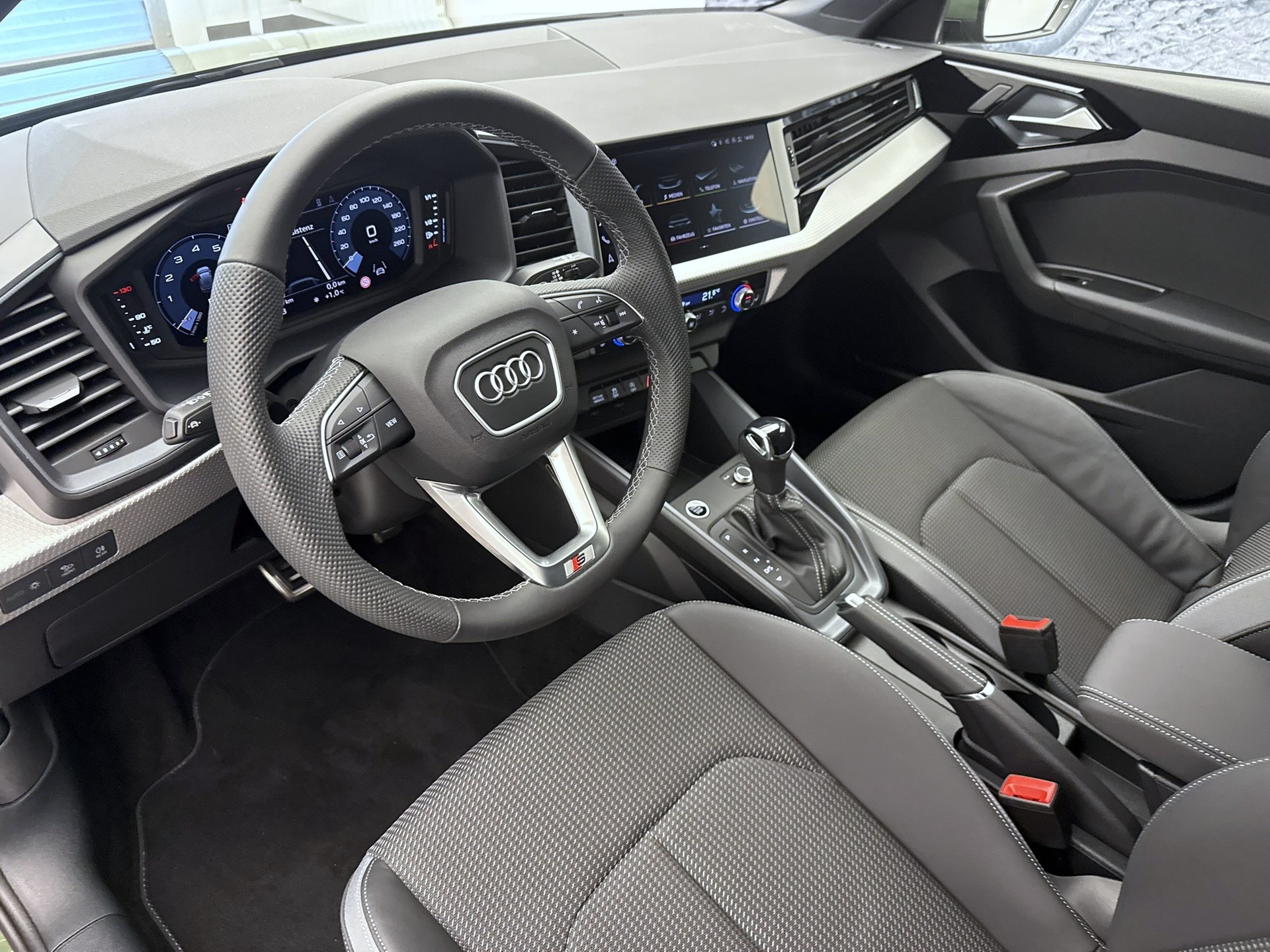 AUDI A1 allstreet 35 TFSI S-tronic-image-6