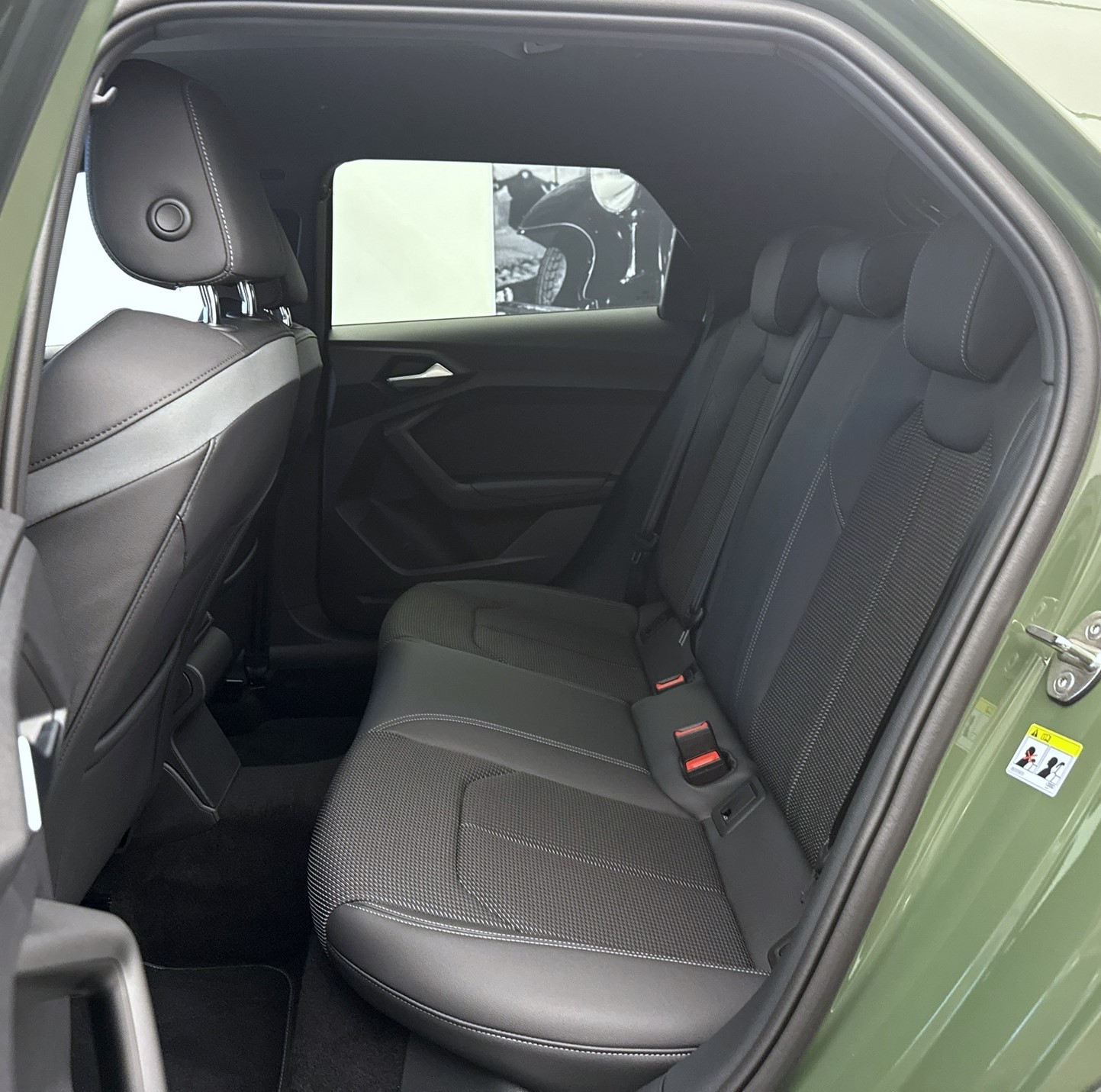AUDI A1 allstreet 35 TFSI S-tronic-image-19