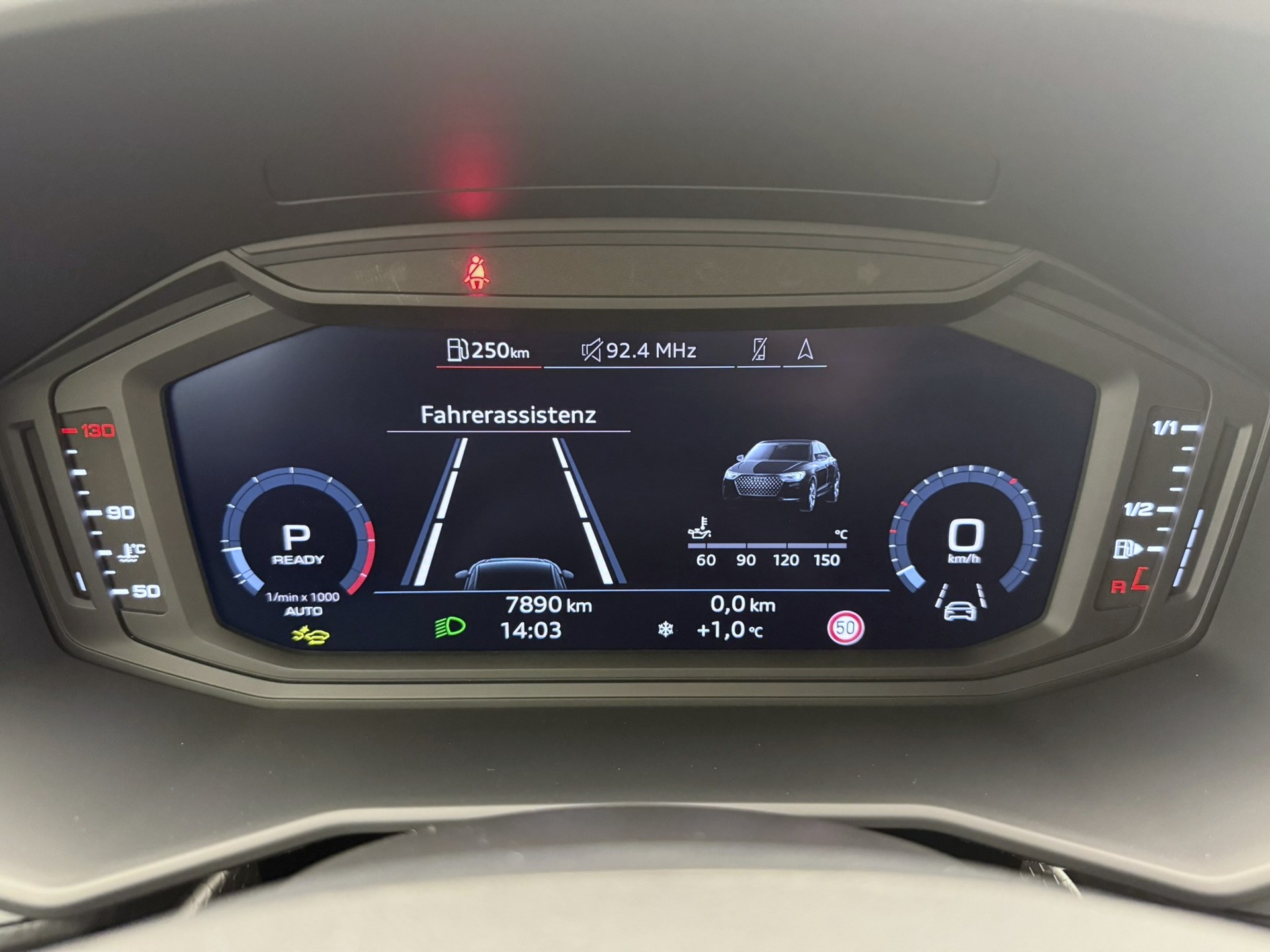 AUDI A1 allstreet 35 TFSI S-tronic-image-9