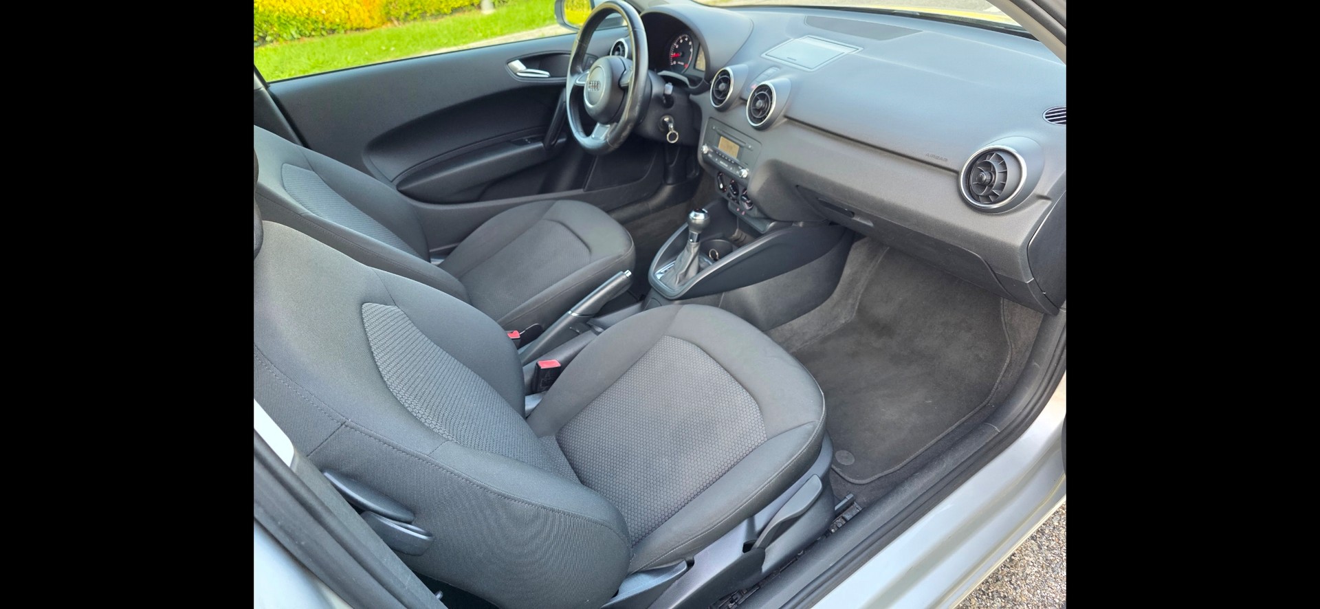 AUDI A1 1.4 TFSI Ambition S-tronic-image-6