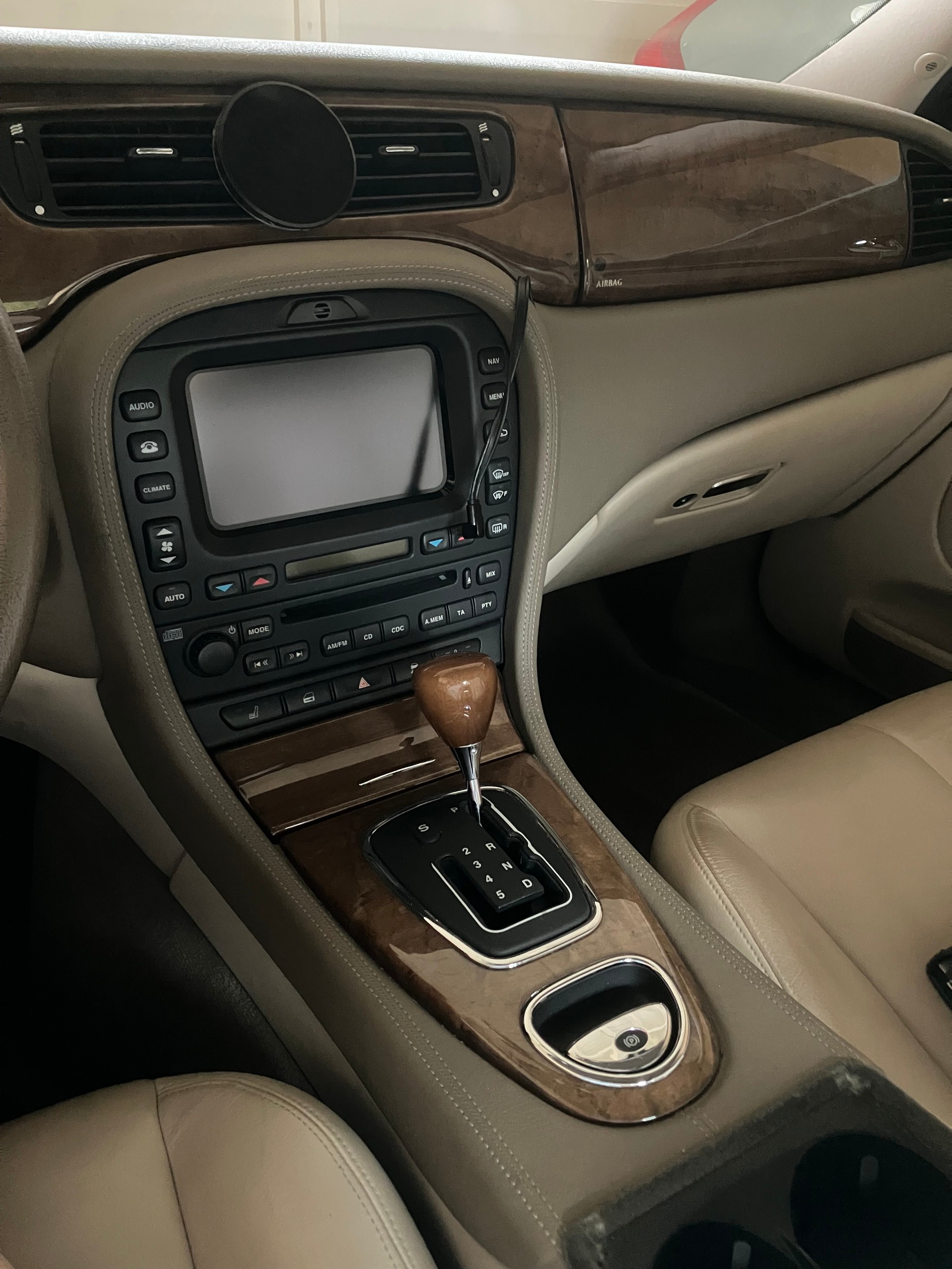 JAGUAR S-Type 4.2 V8 Executive-image-5