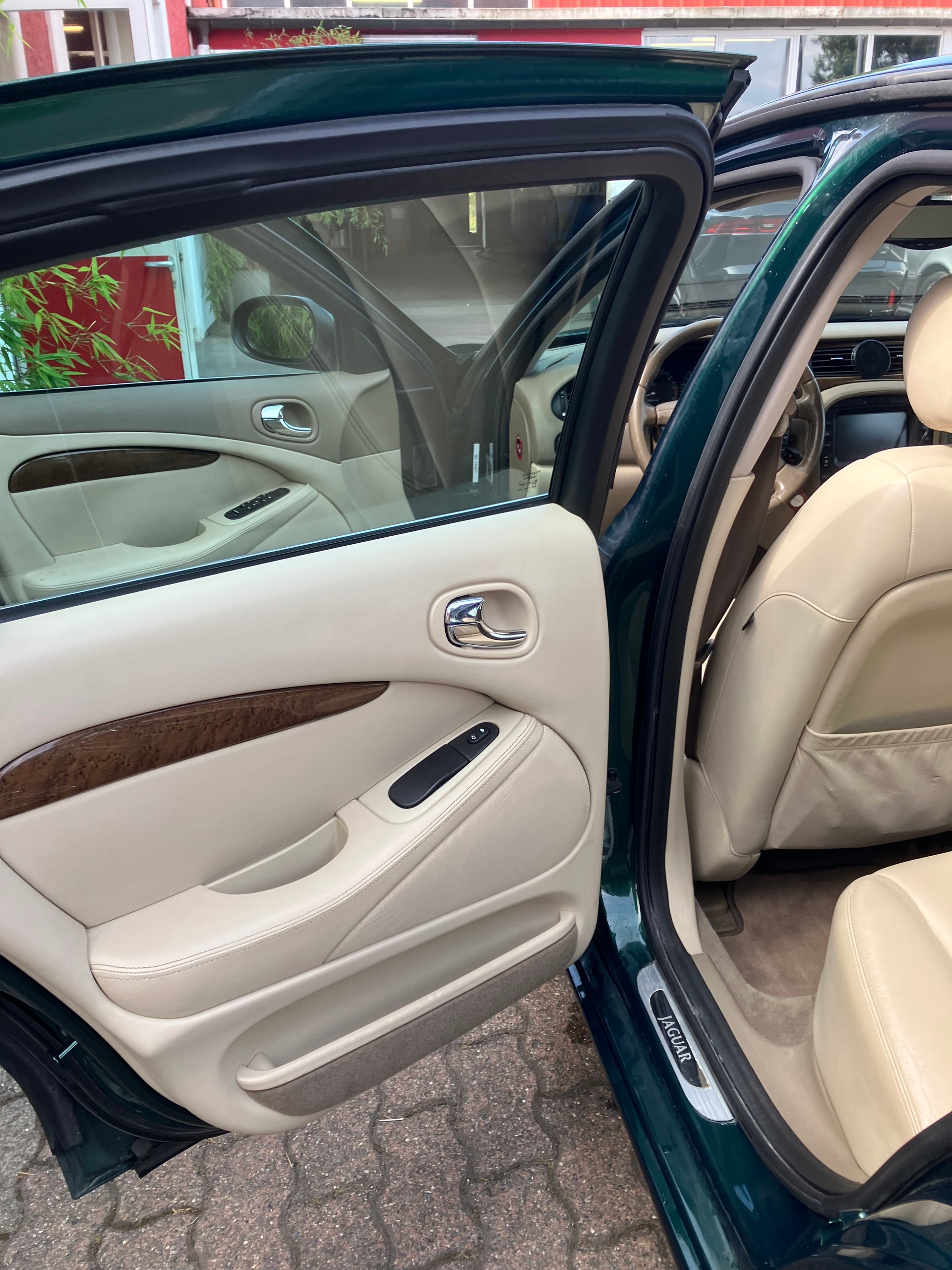 JAGUAR S-Type 4.2 V8 Executive-image-6