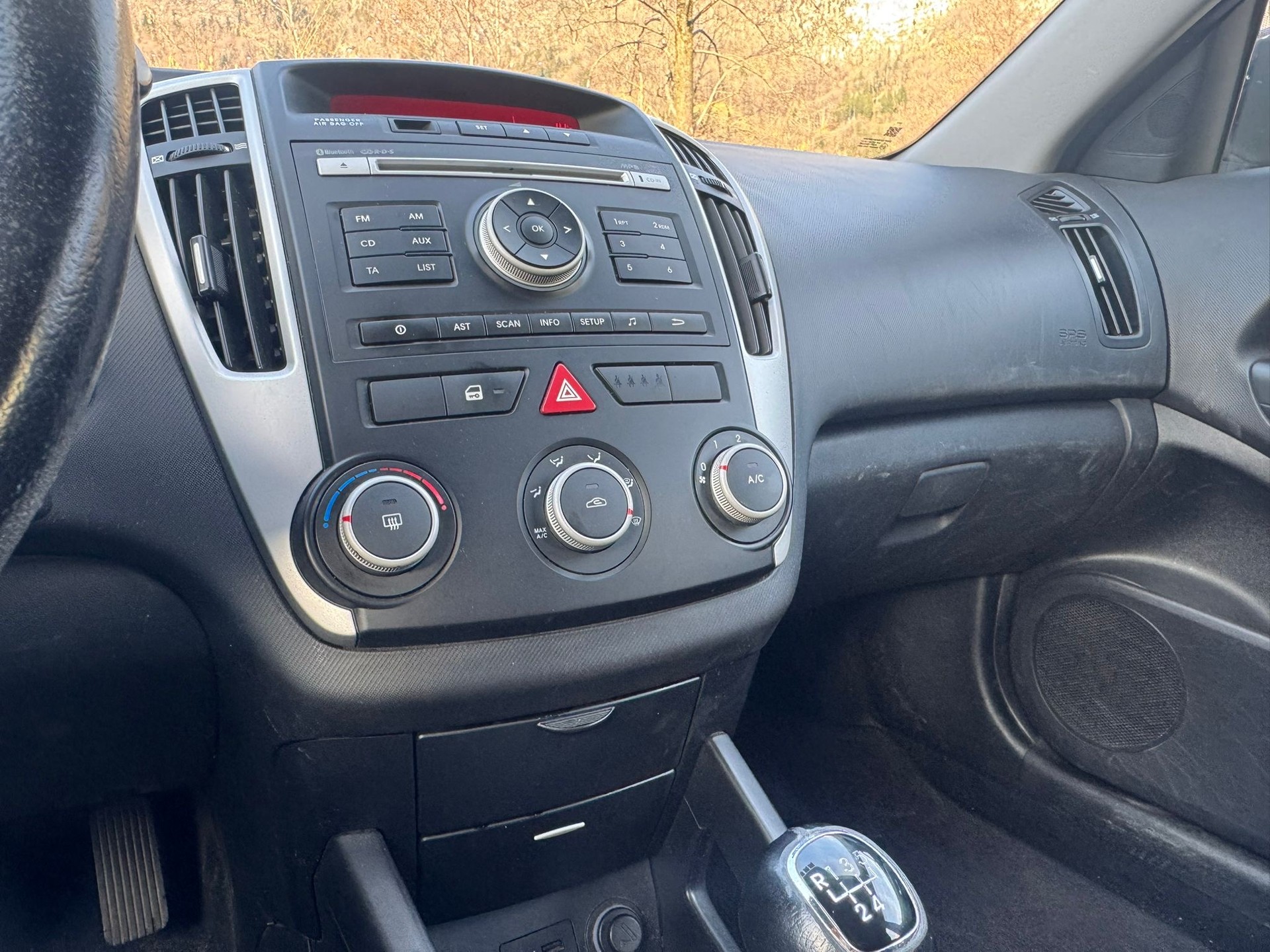 KIA Cee'd Sporty Wagon 1.6 16V Classic-image-10
