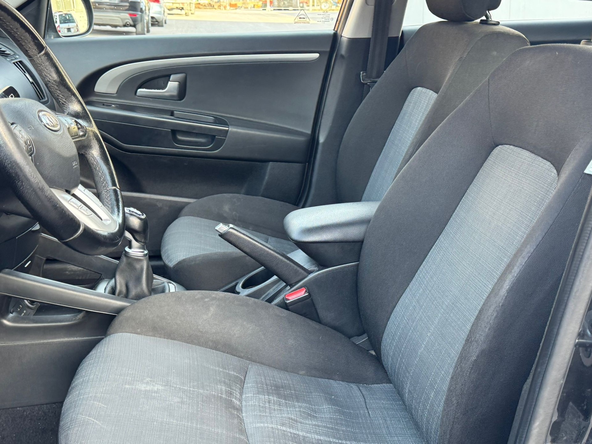 KIA Cee'd Sporty Wagon 1.6 16V Classic-image-4