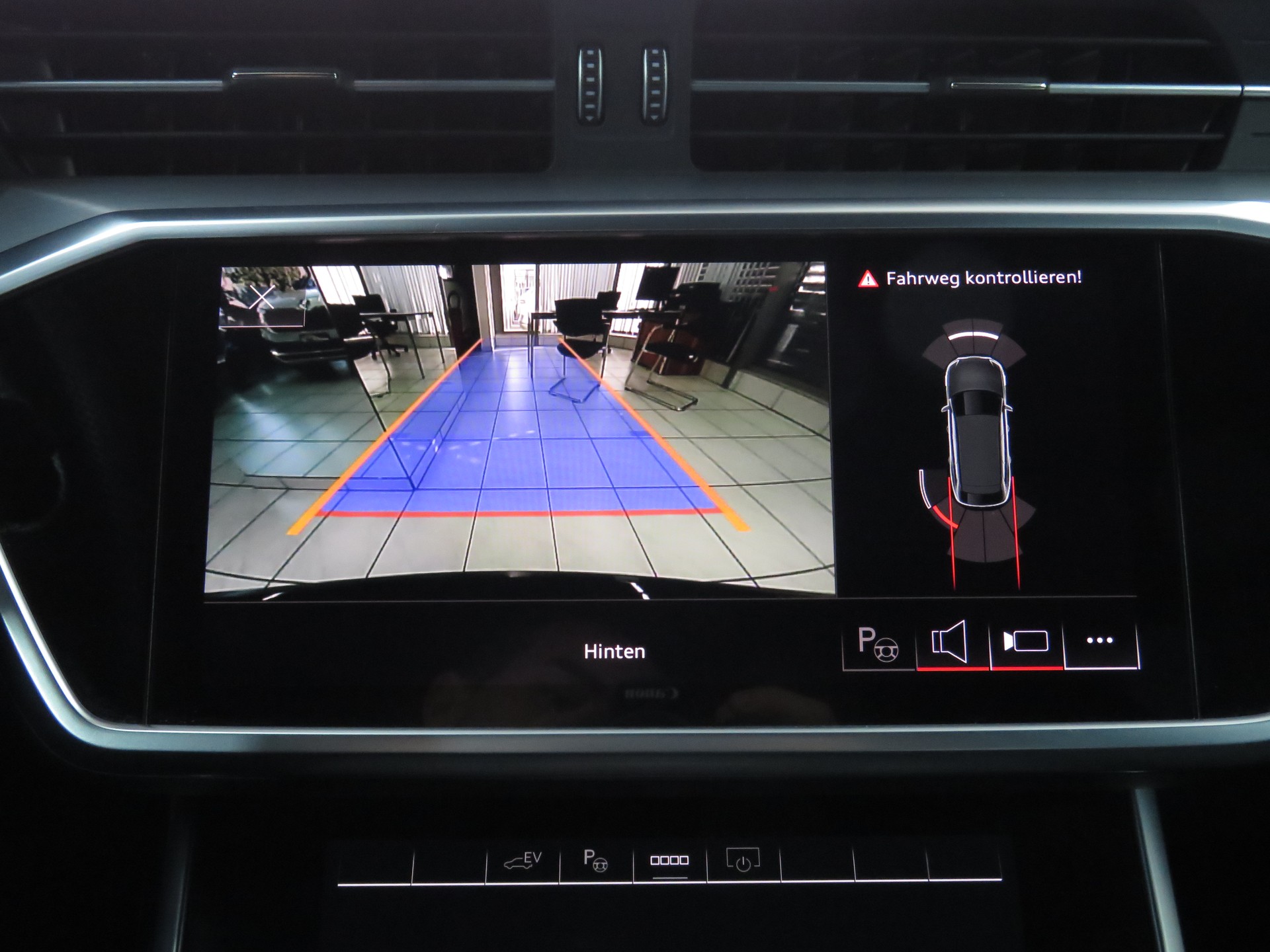 AUDI A6 Avant 55 TFSIe Sport Quattro S-tronic (Automat)-image-23