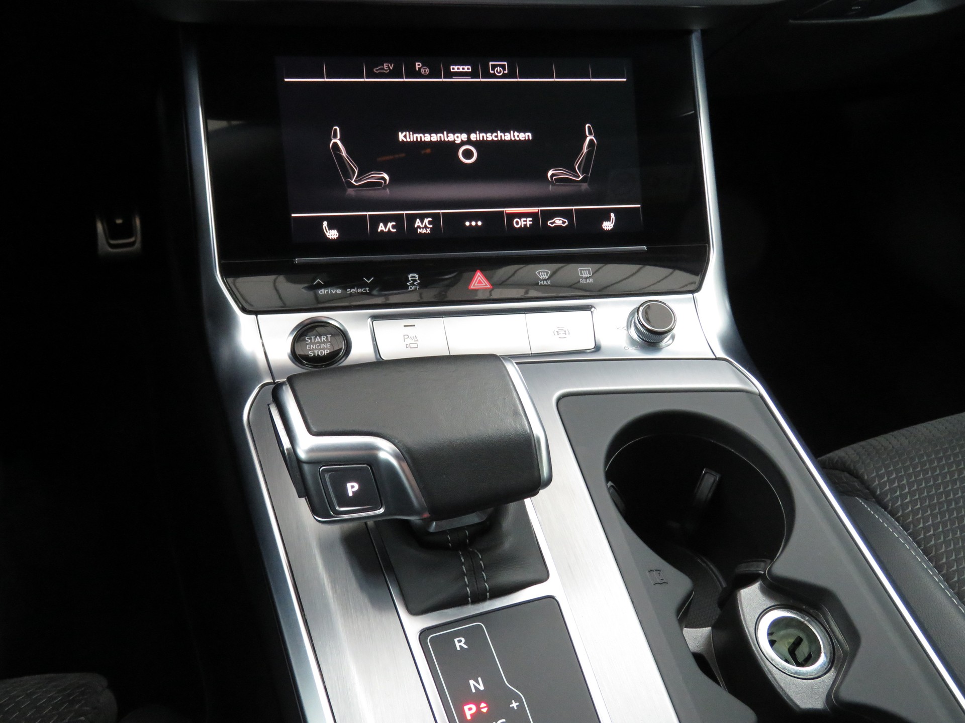AUDI A6 Avant 55 TFSIe Sport Quattro S-tronic (Automat)-image-20