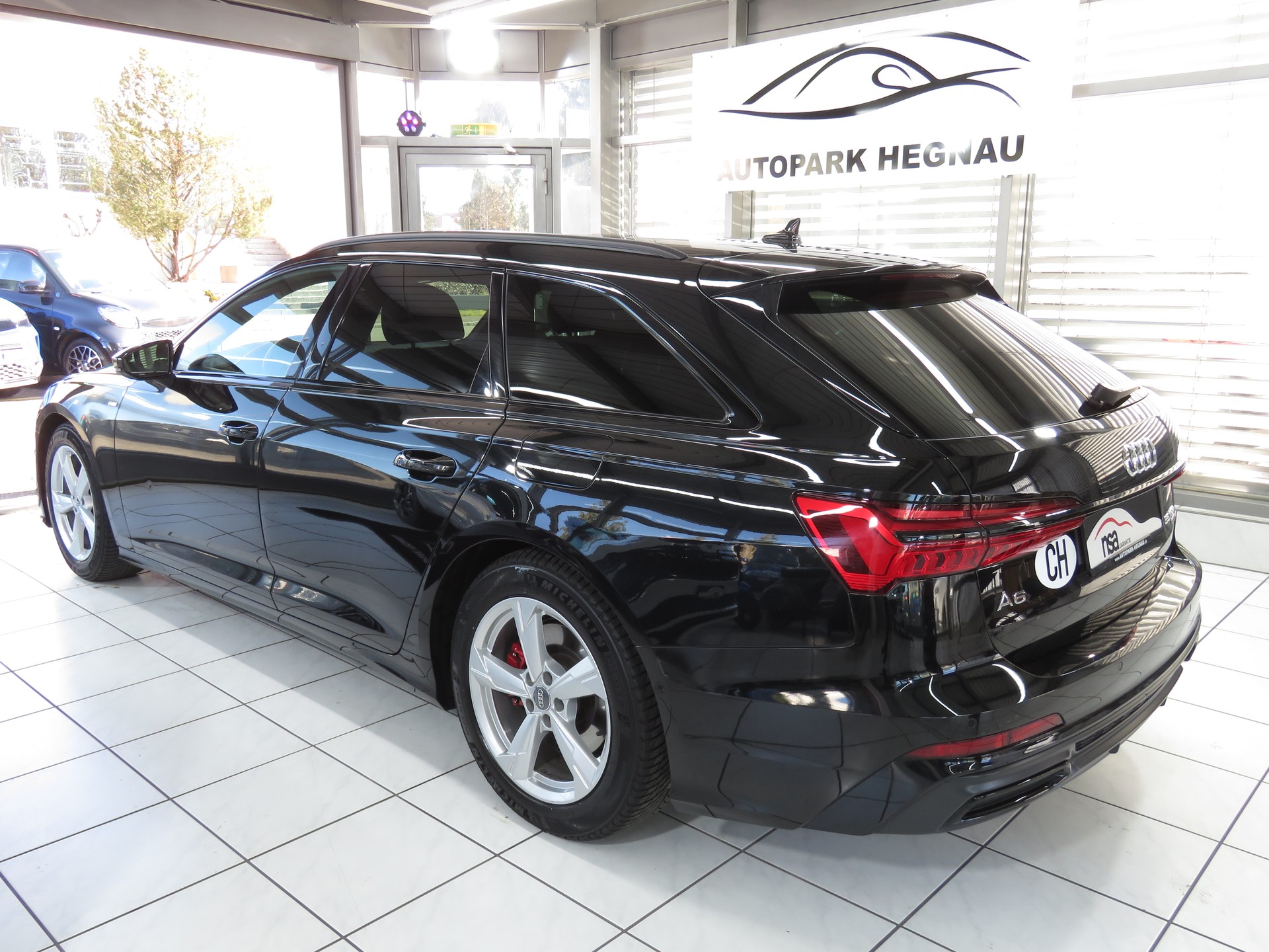 AUDI A6 Avant 55 TFSIe Sport Quattro S-tronic (Automat)-image-5