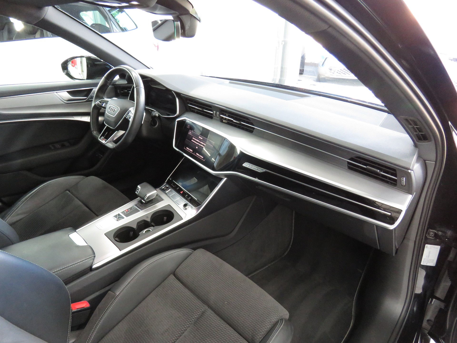 AUDI A6 Avant 55 TFSIe Sport Quattro S-tronic (Automat)-image-10