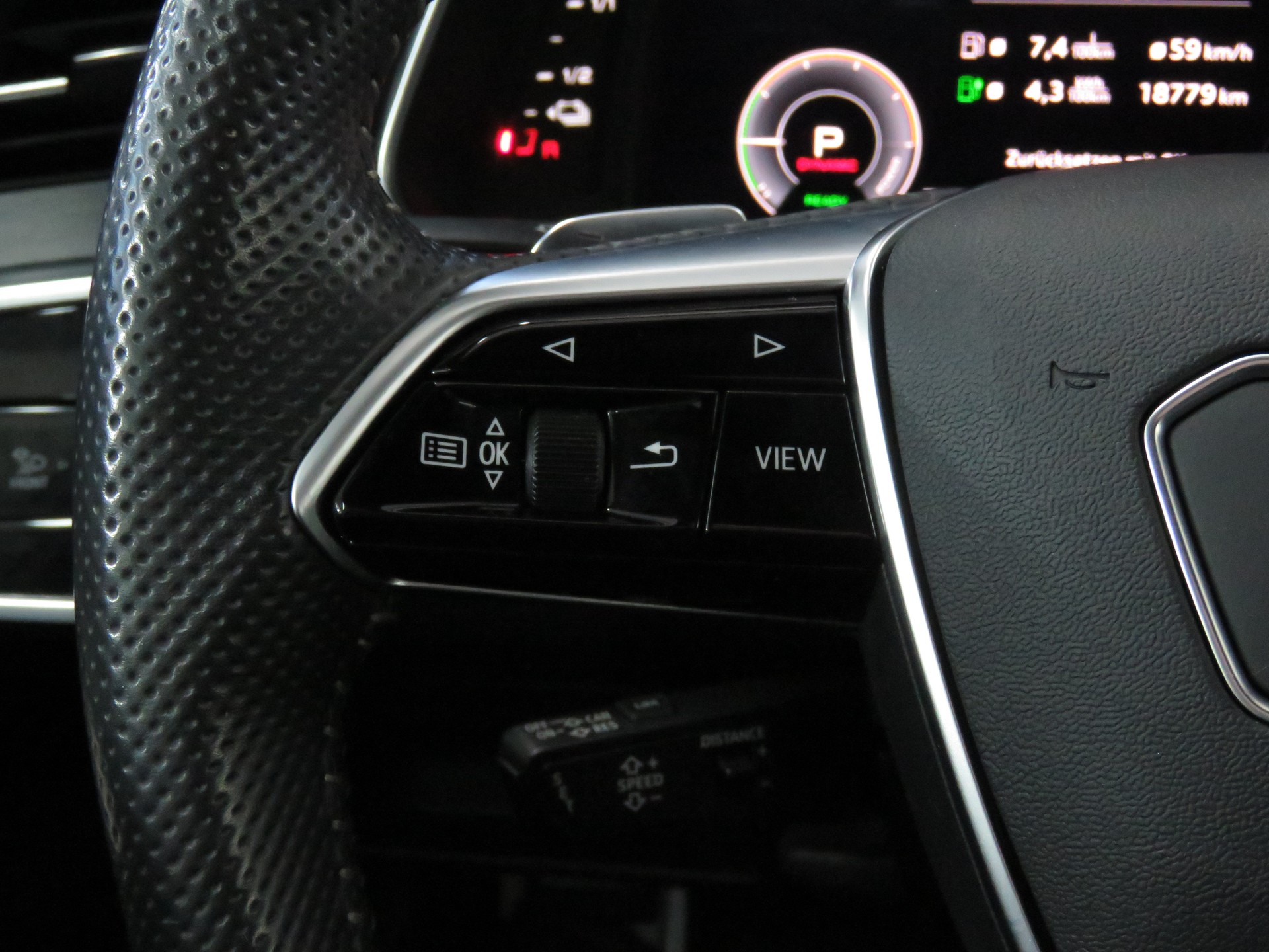 AUDI A6 Avant 55 TFSIe Sport Quattro S-tronic (Automat)-image-17