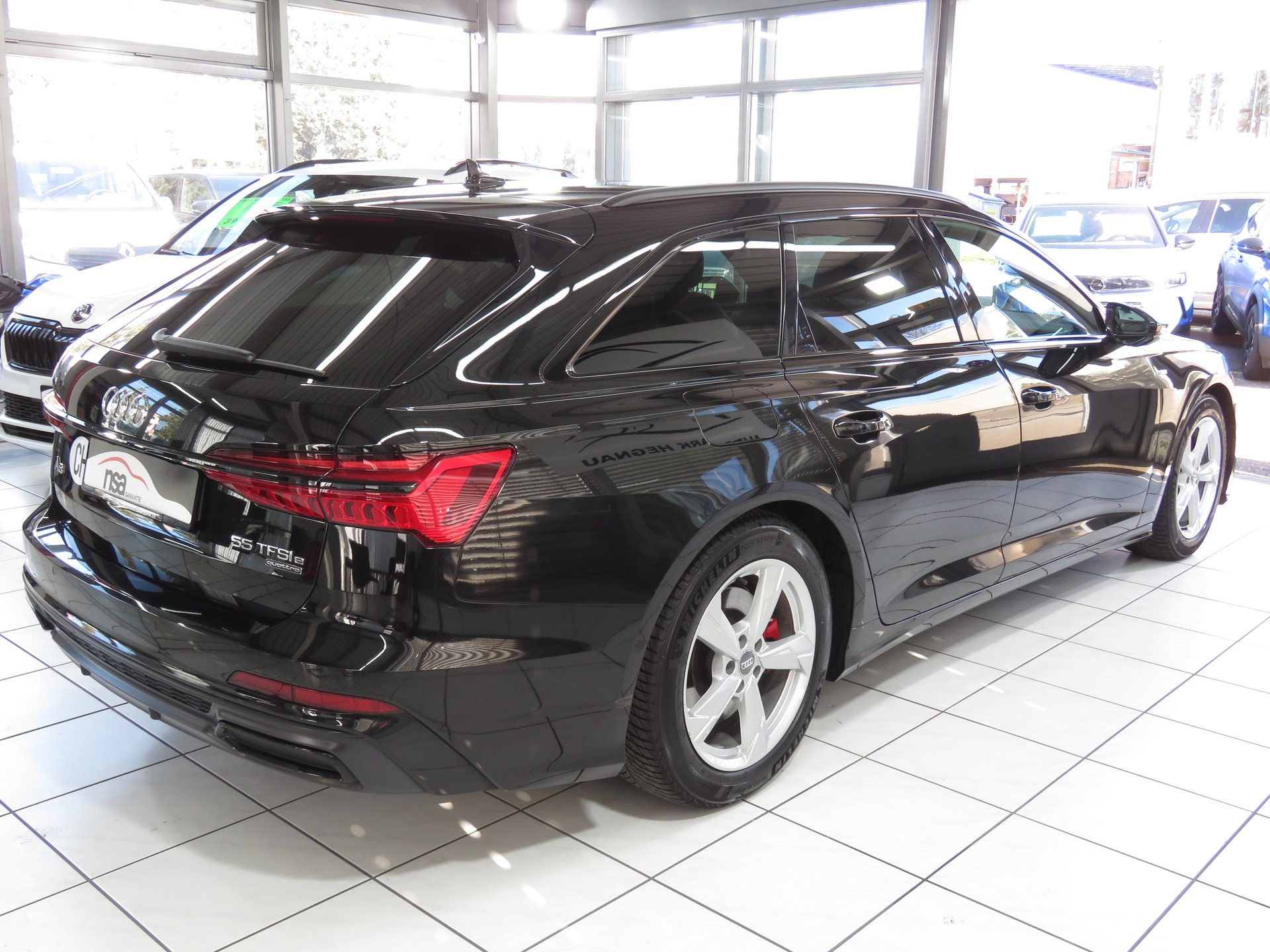 AUDI A6 Avant 55 TFSIe Sport Quattro S-tronic (Automat)-image-3