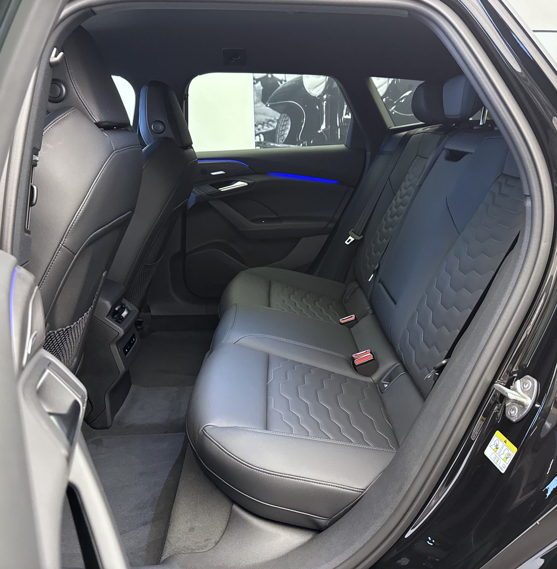 AUDI A6 Avant e-tron quattro-image-16