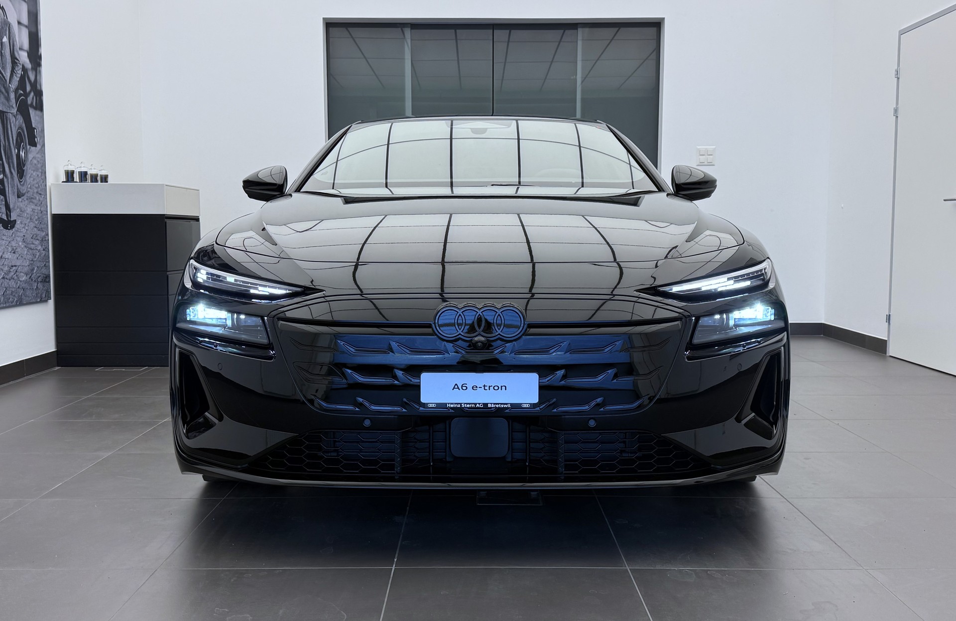 AUDI A6 Avant e-tron quattro-image-1