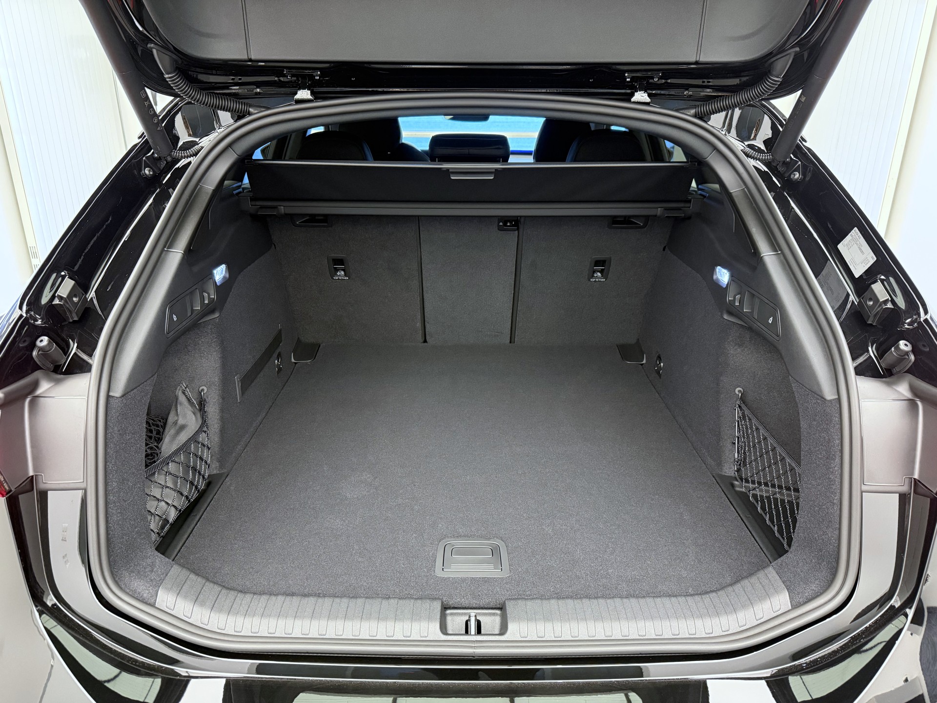 AUDI A6 Avant e-tron quattro-image-18