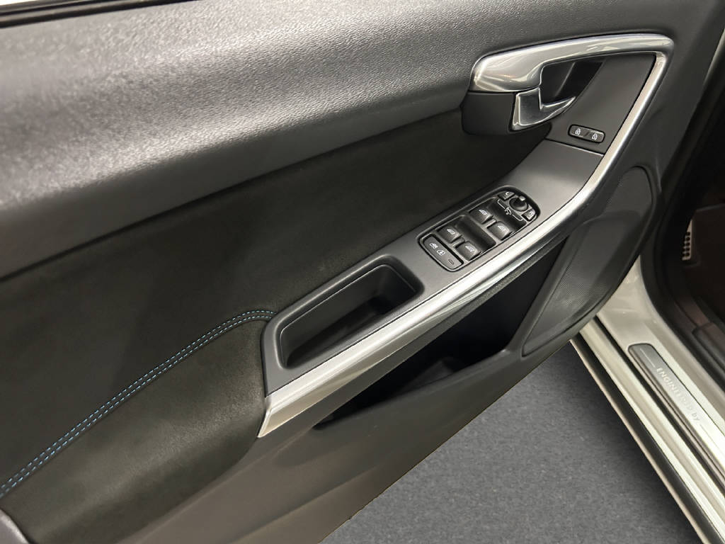 VOLVO V60 3.0 T6 Polestar AWD-image-11