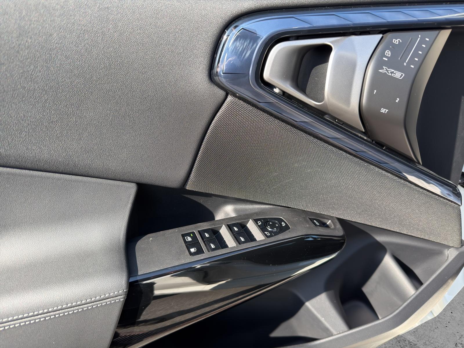 BMW X3 30e xDrive-image-7