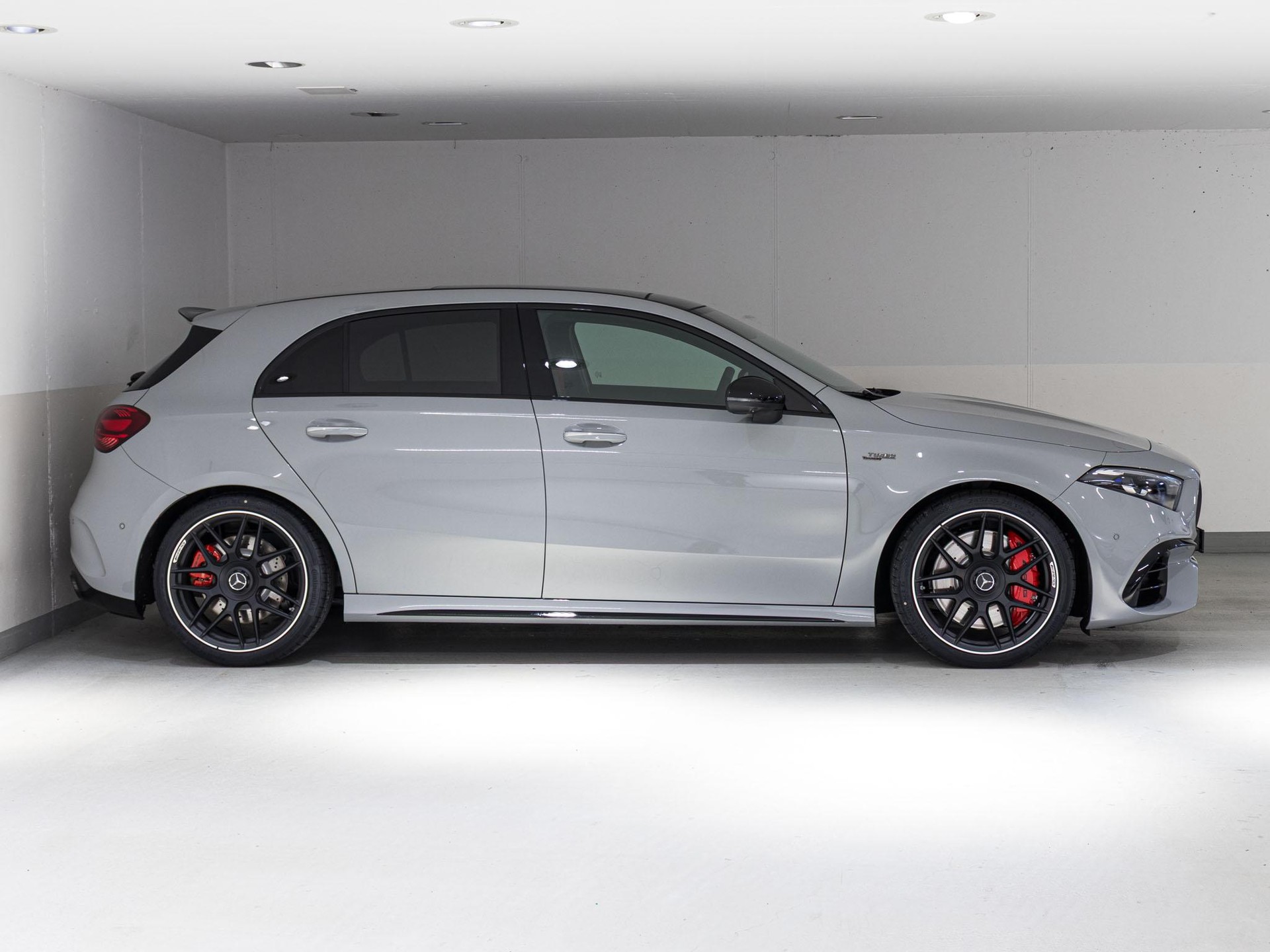 MERCEDES-BENZ A 45 S AMG 4MATIC+-image-1