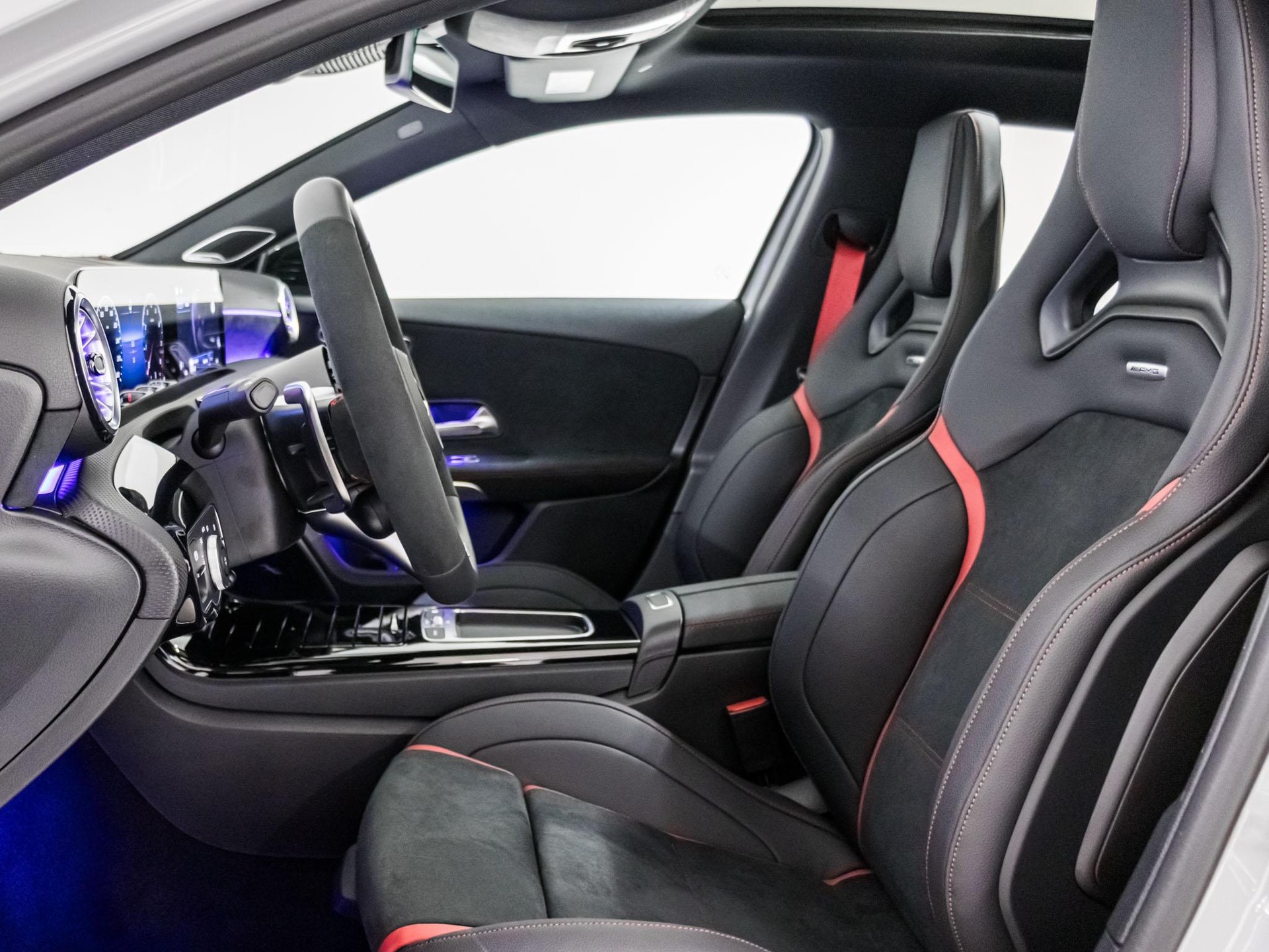 MERCEDES-BENZ A 45 S AMG 4MATIC+-image-6