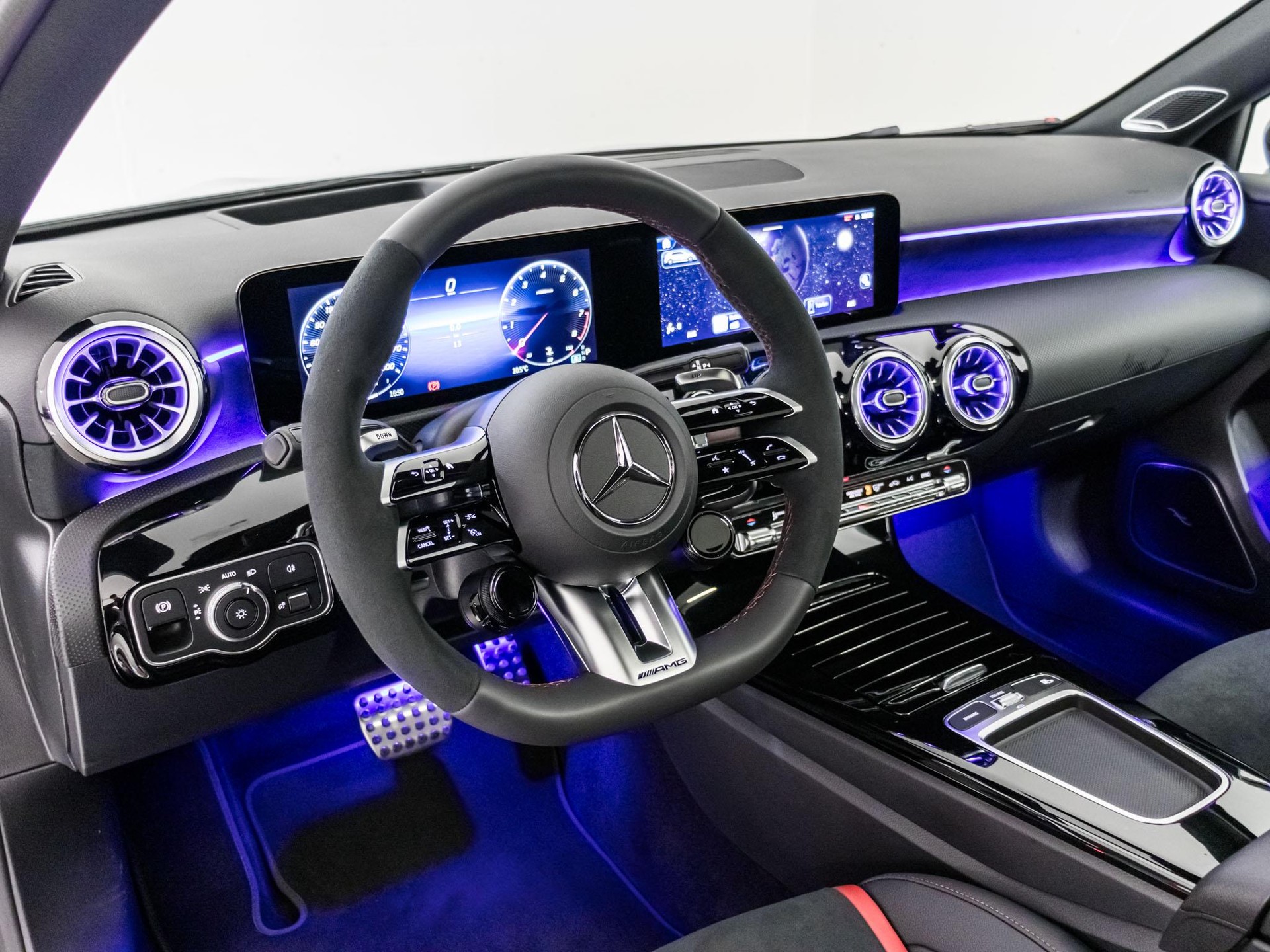 MERCEDES-BENZ A 45 S AMG 4MATIC+-image-9