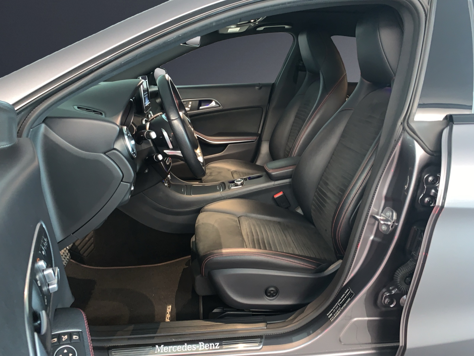 MERCEDES-BENZ CLA 220 AMG Line 4Matic-image-5