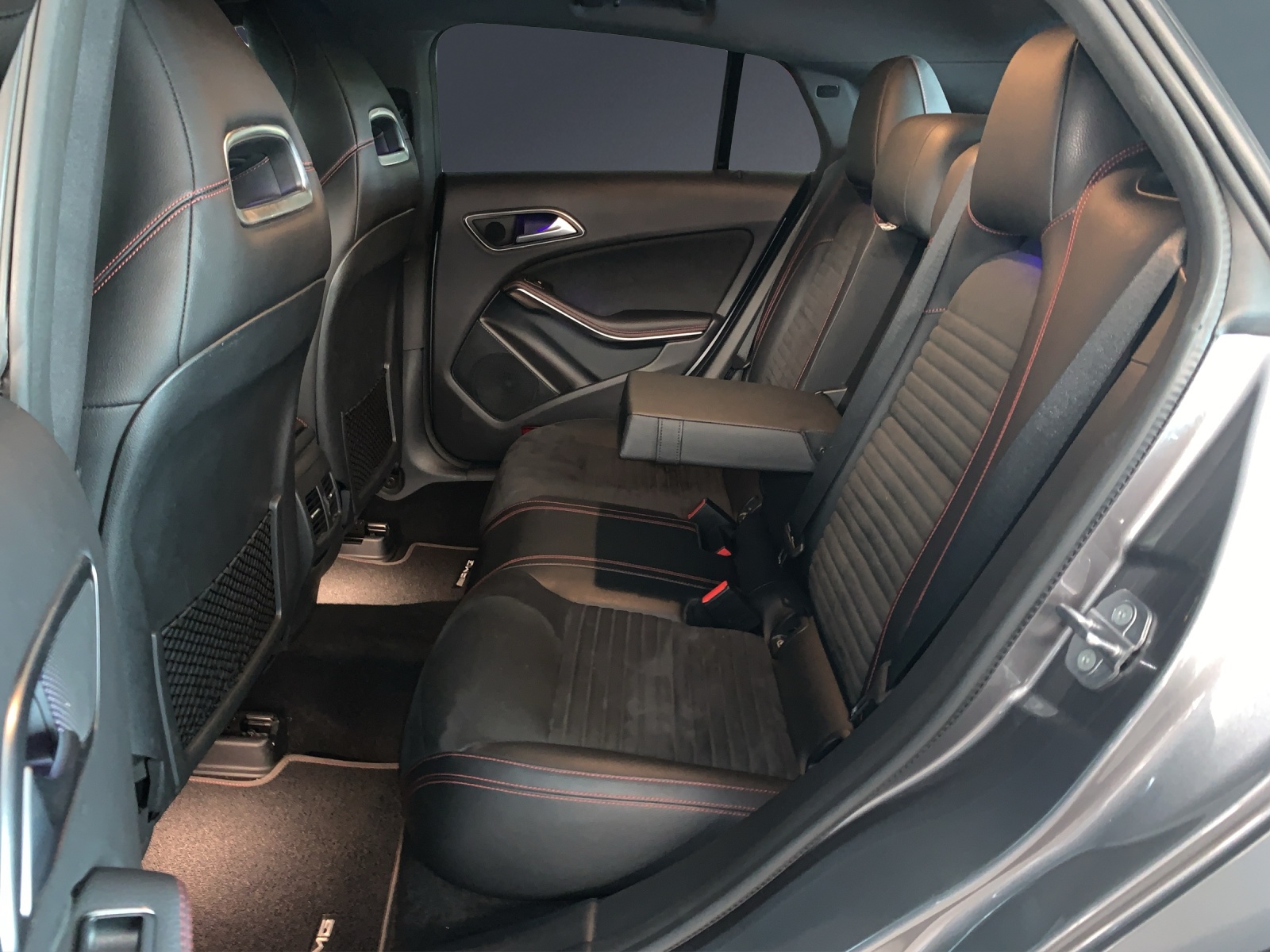 MERCEDES-BENZ CLA 220 AMG Line 4Matic-image-12