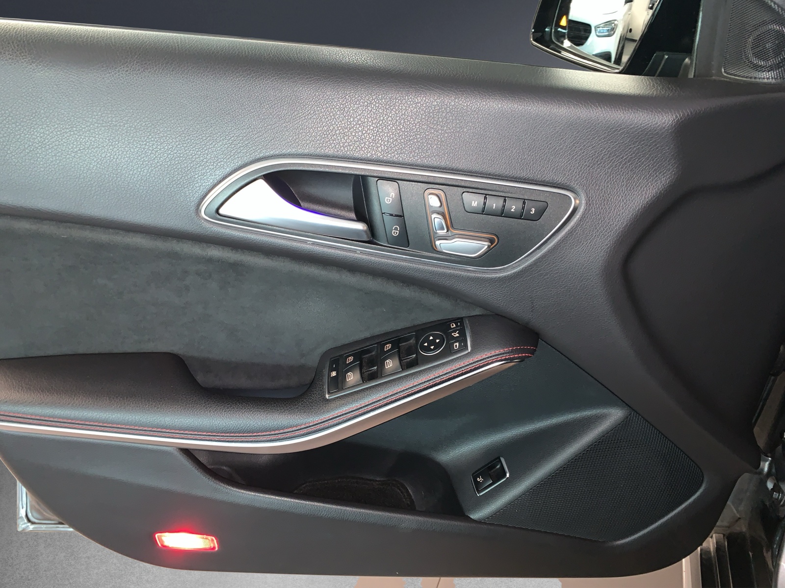 MERCEDES-BENZ CLA 220 AMG Line 4Matic-image-11